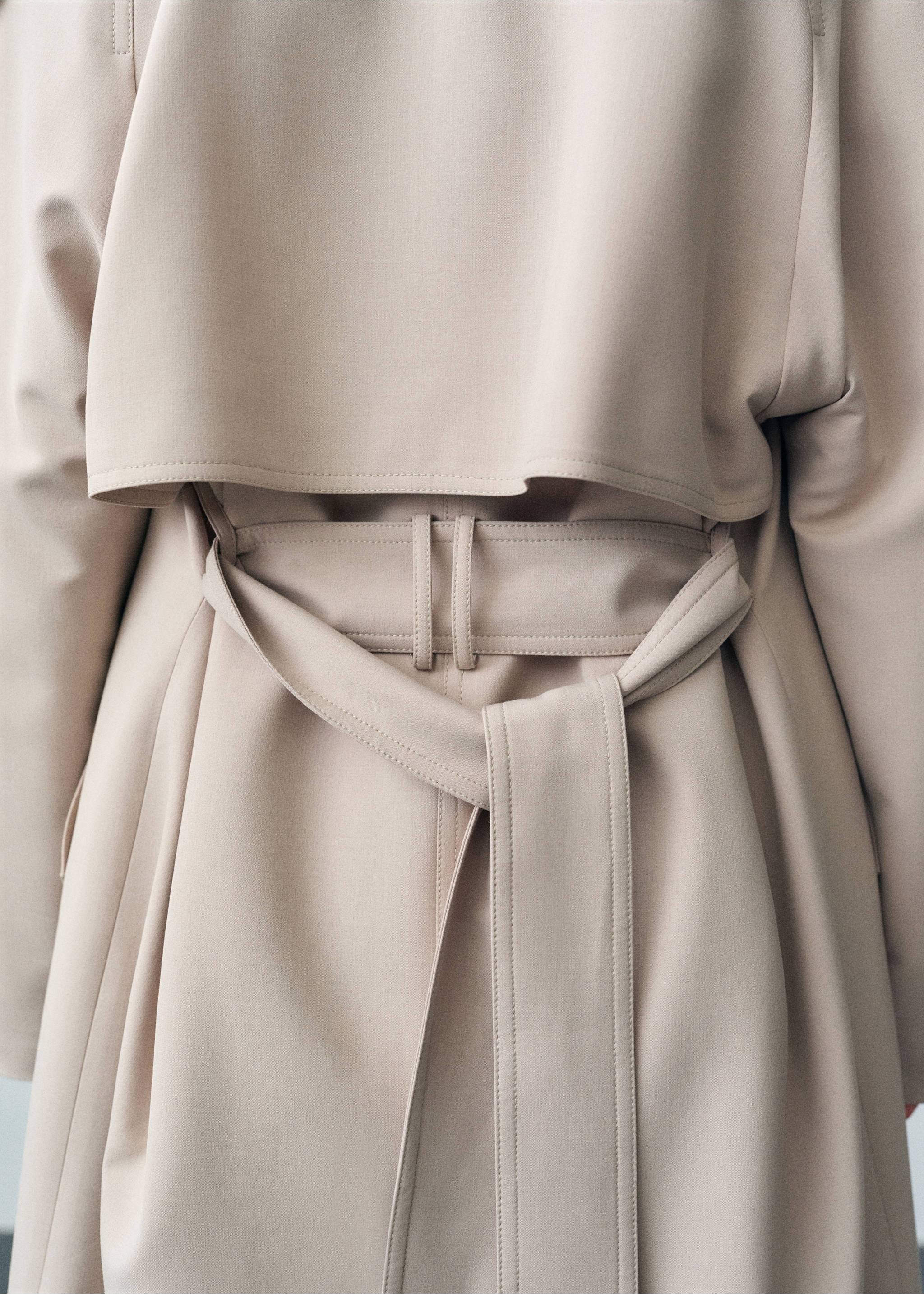 Oversized trench coat with belt - Details of the article 6, Ecru. Ref: 87093294-00.