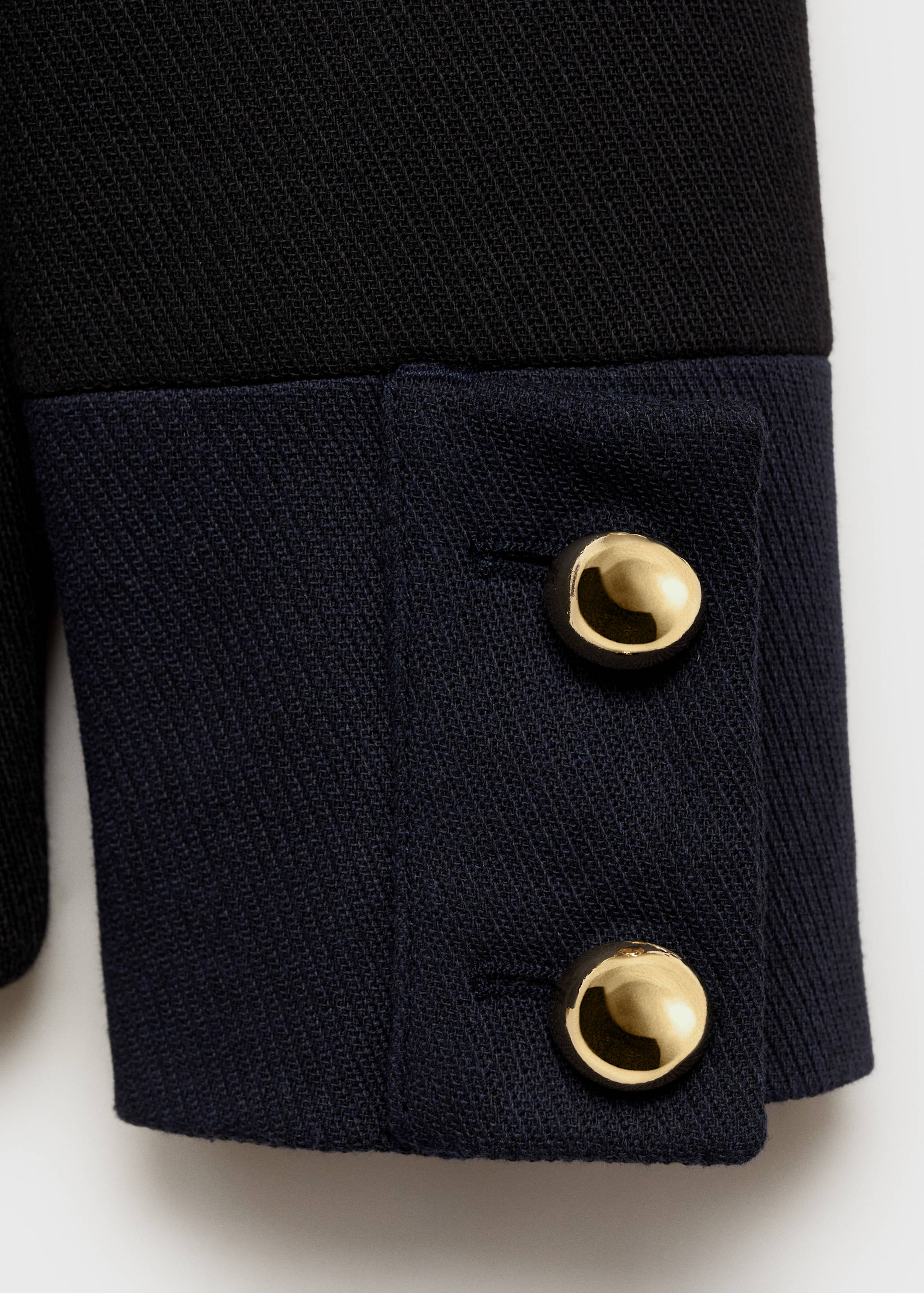 Jacke mit Stehkragen und Schmuckknöpfen - Detail des Artikels 0