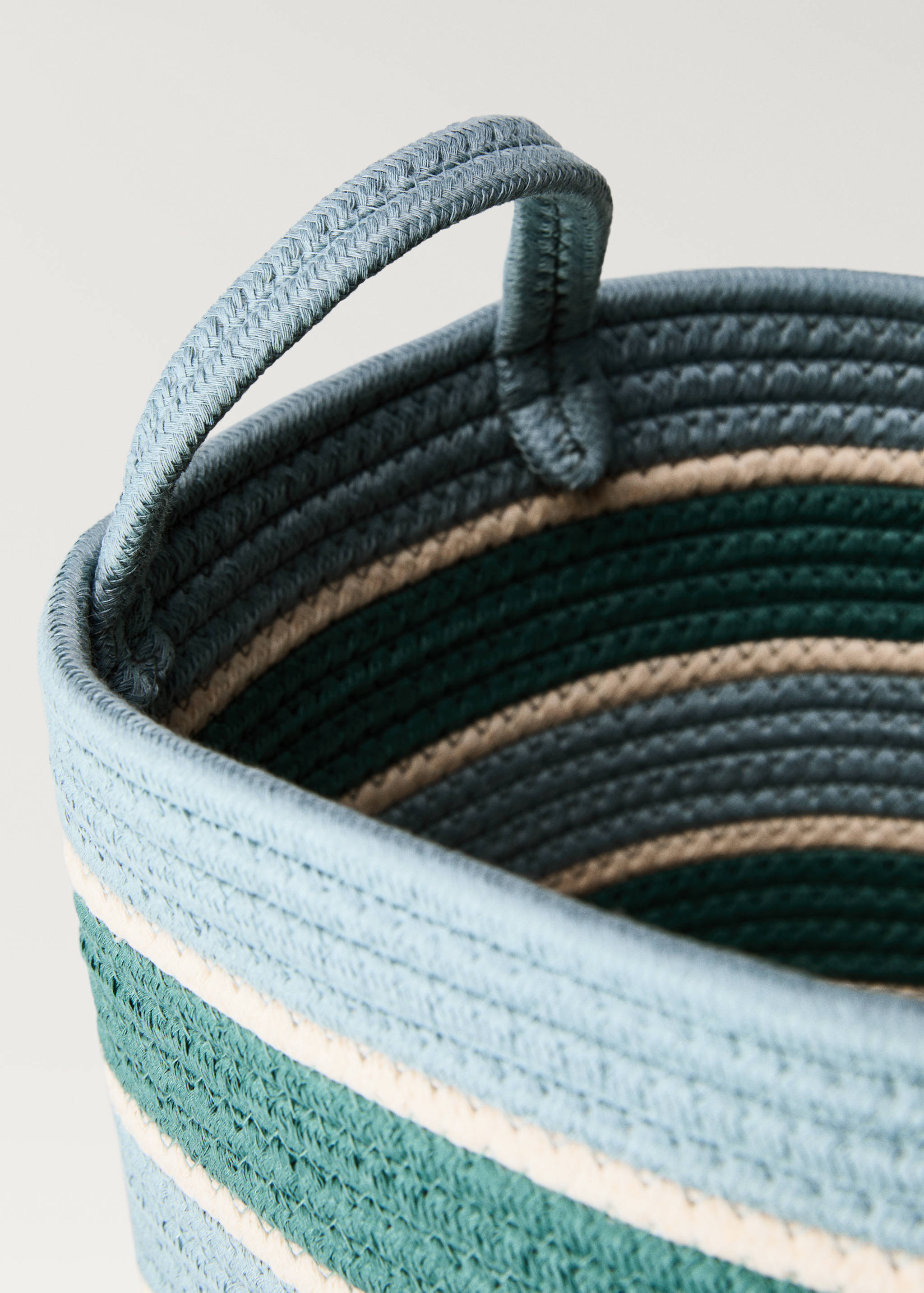 Medium striped double-handle children's basket - Details of the article 1