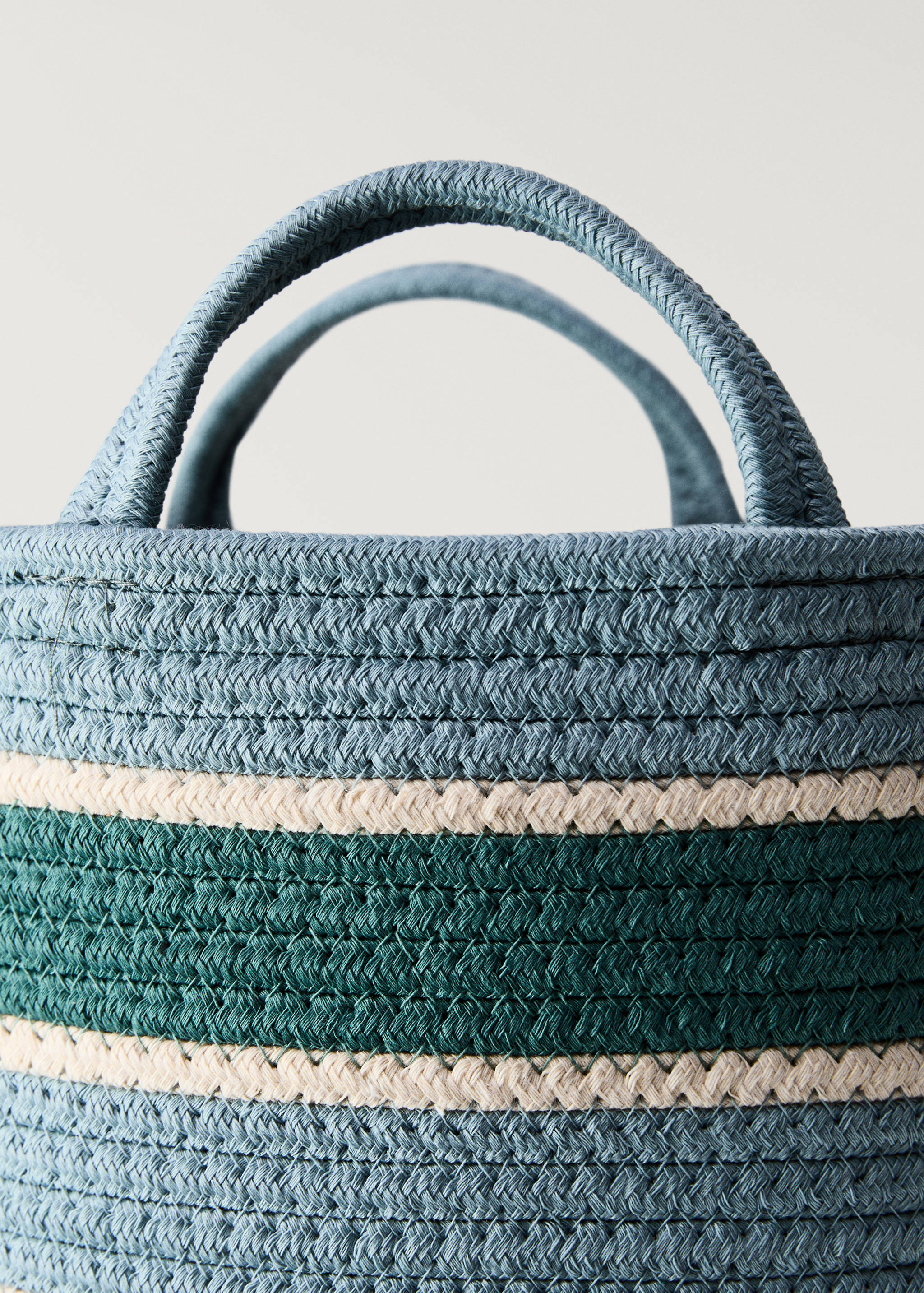 Medium striped double-handle children's basket - Details of the article 3