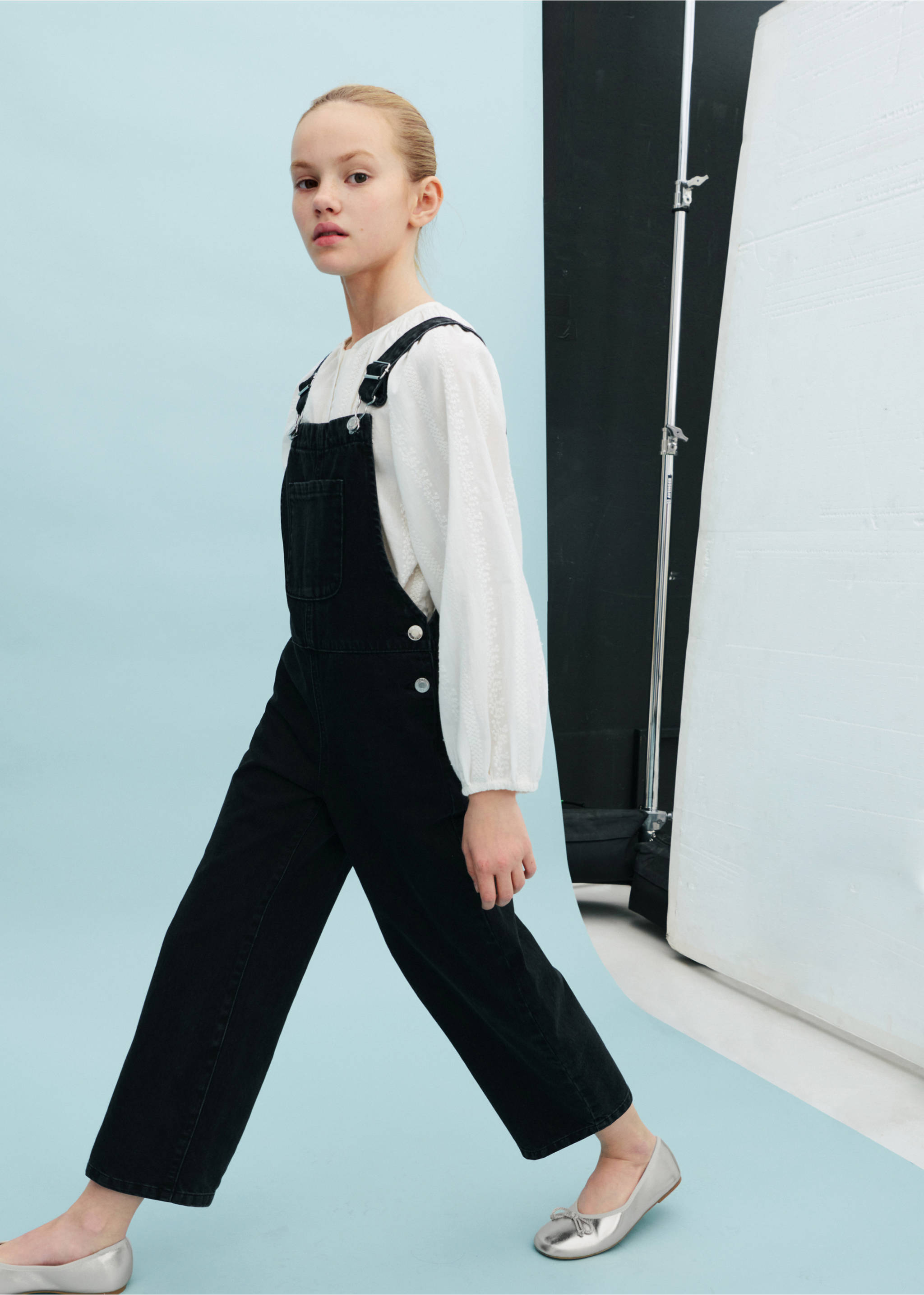 Langer Jeans-Overall - Detail des Artikels 6, Black denim. Ref: 87093636-00.