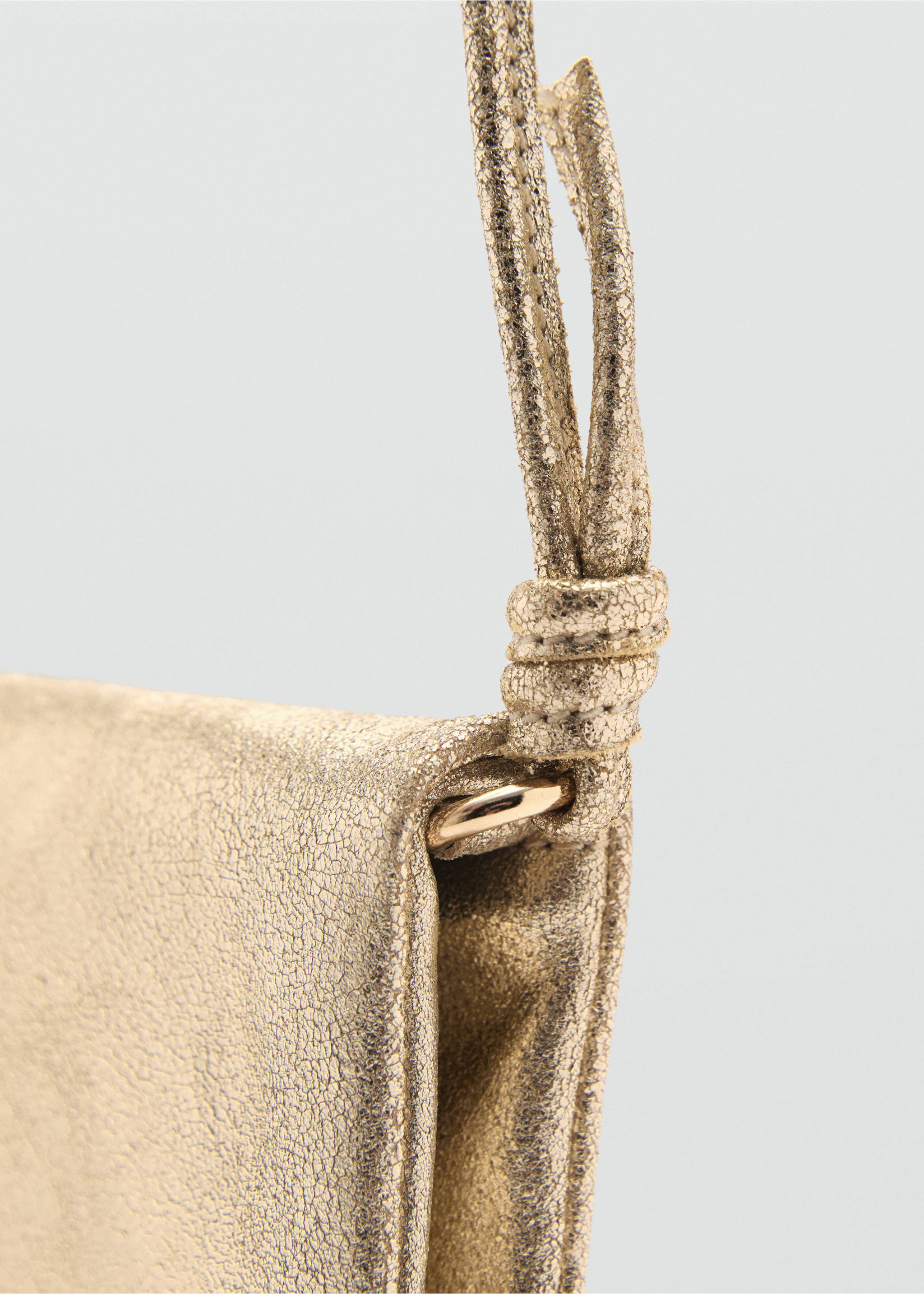 Leather metallic bag - Details of the article 2, Gold. Ref: 87093644-00.