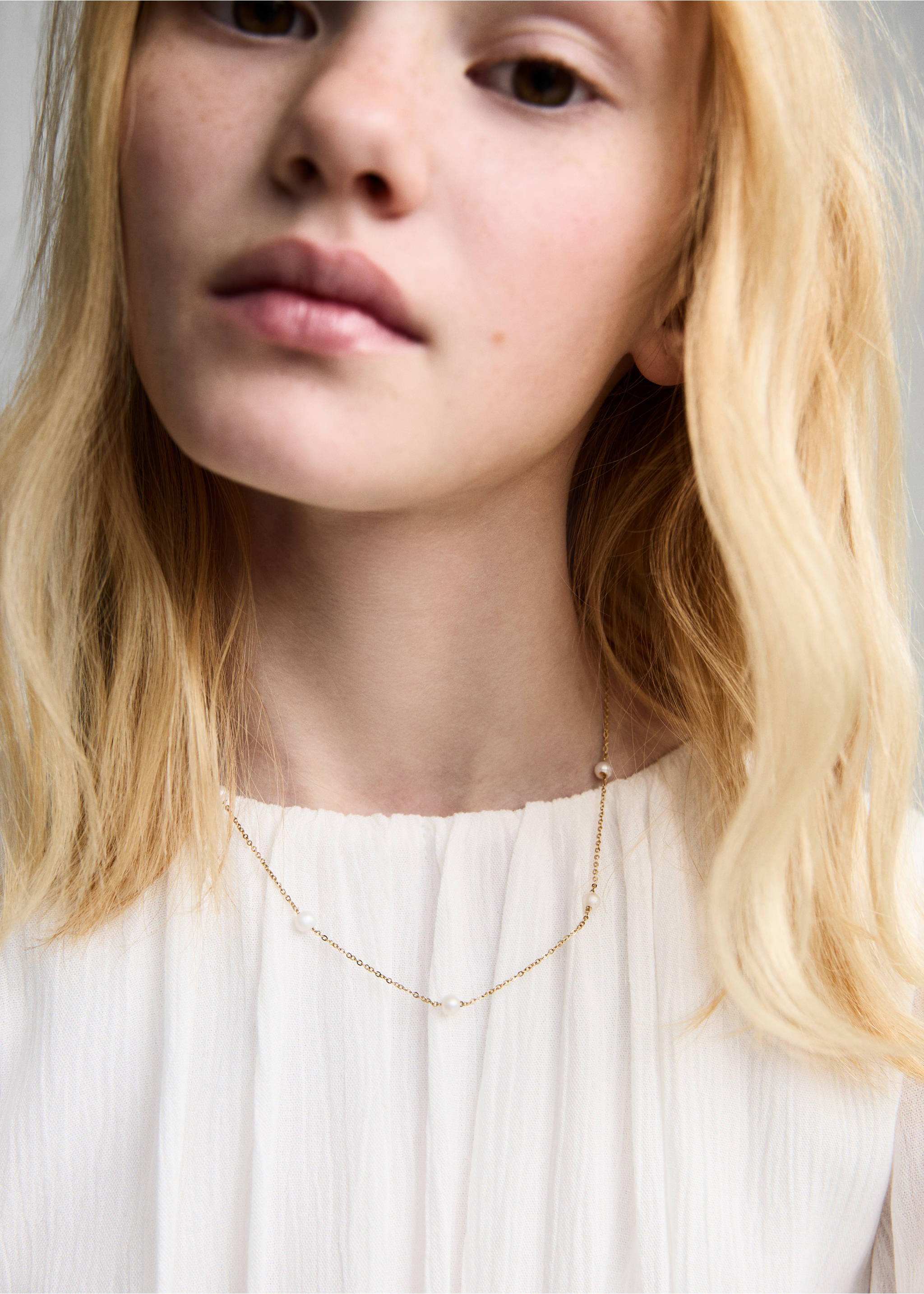 Set van ketting en oorbellen - Overzichtstekening, Goud. Ref: 87093650-00.