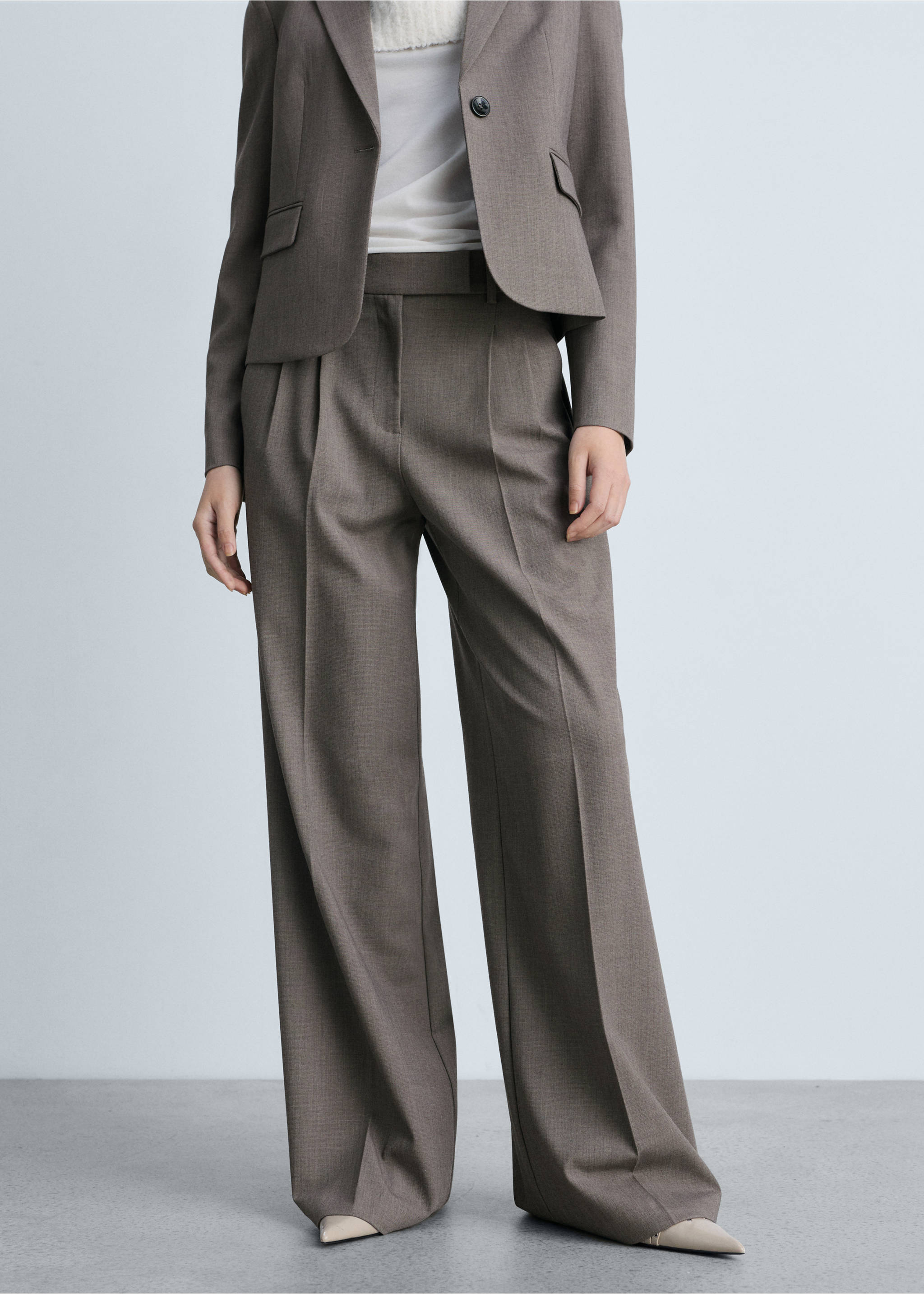 Wide leg suit trousers - Medium plane, Brown. Ref: 87093651-00.