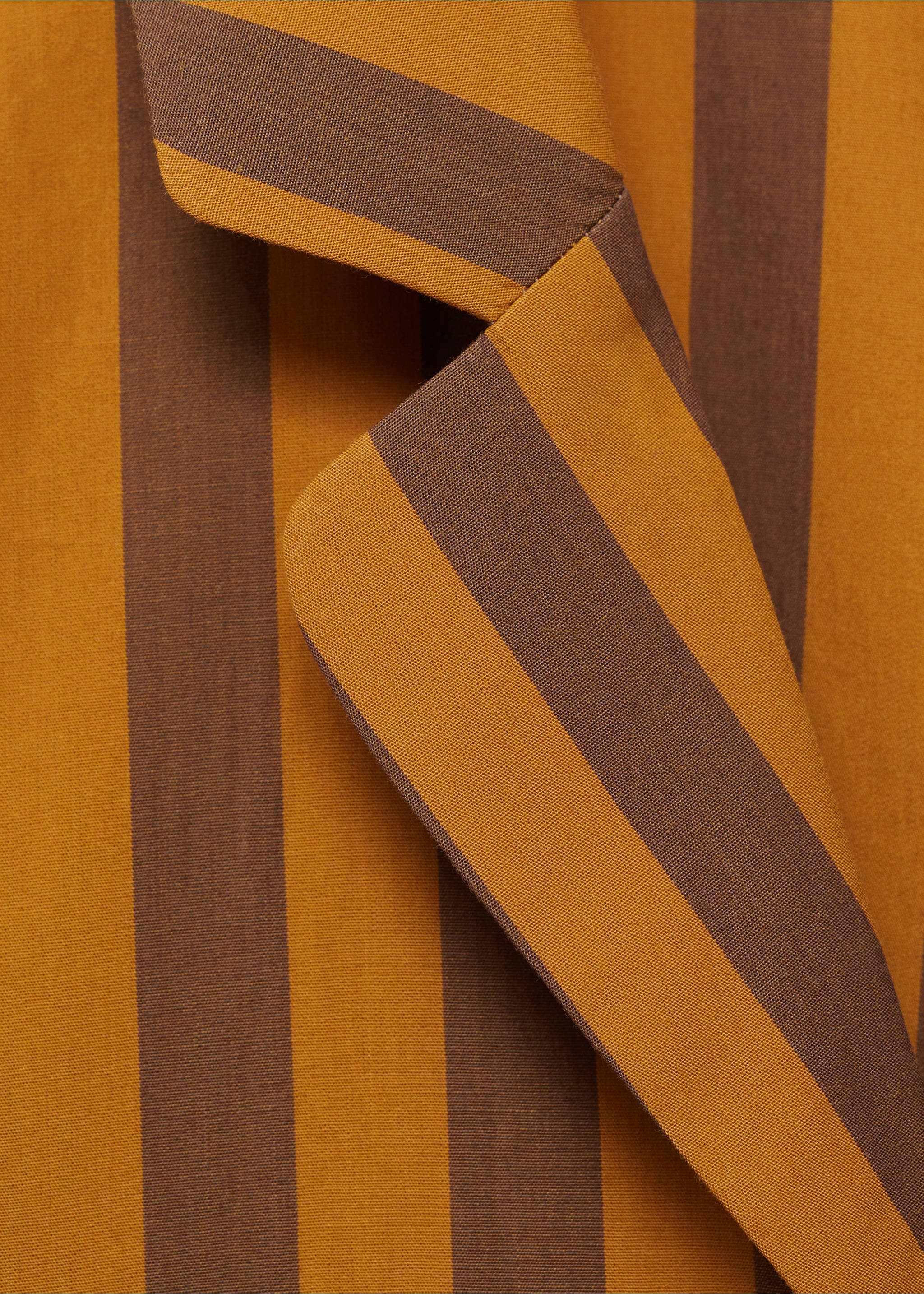 Two-tone woven striped long shirt - Details of the article 8, Brown. Ref: 87094066-00.