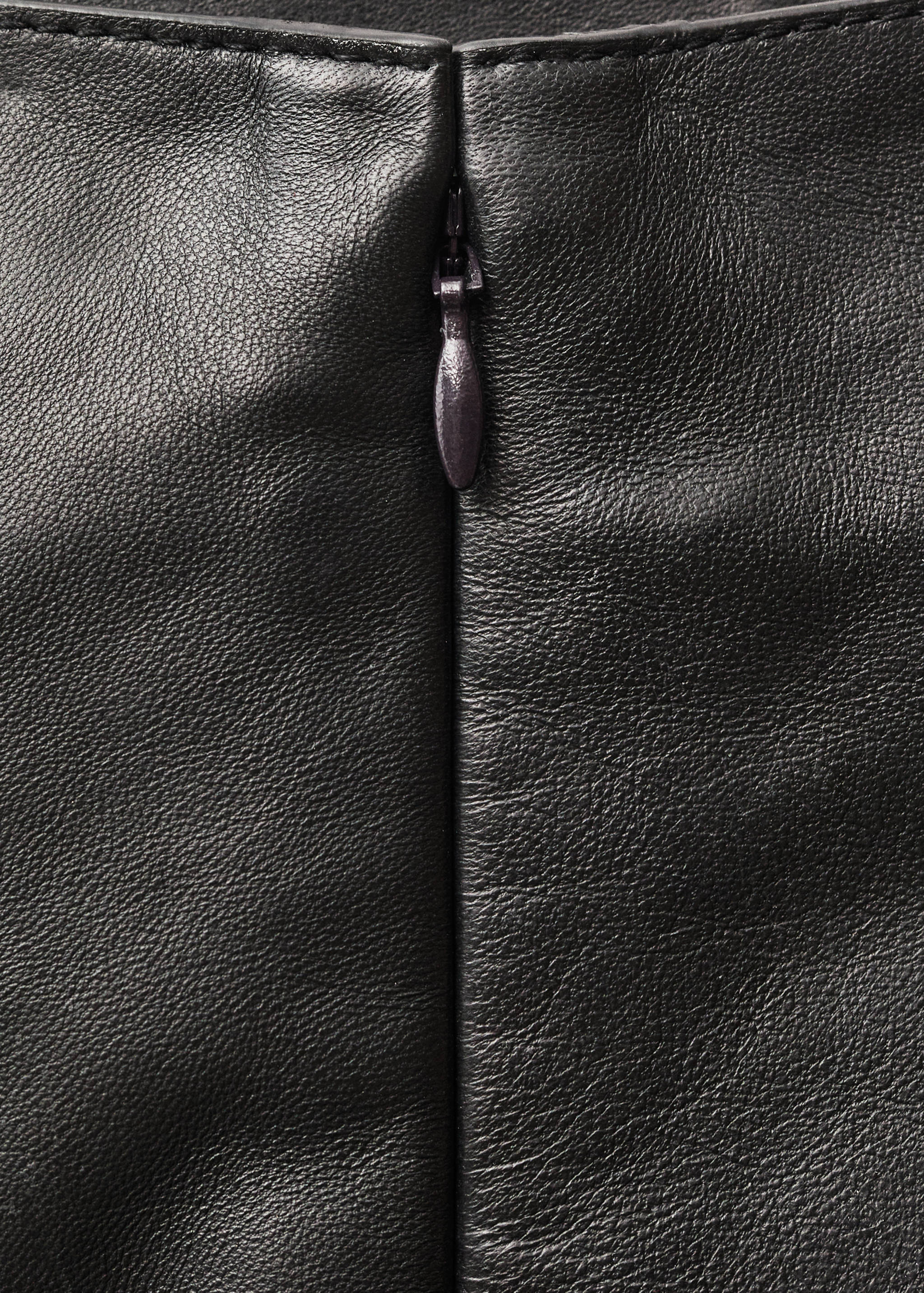 Spódnica skórzana z dekoracyjnym szwem - Szczegóły artykułu 0