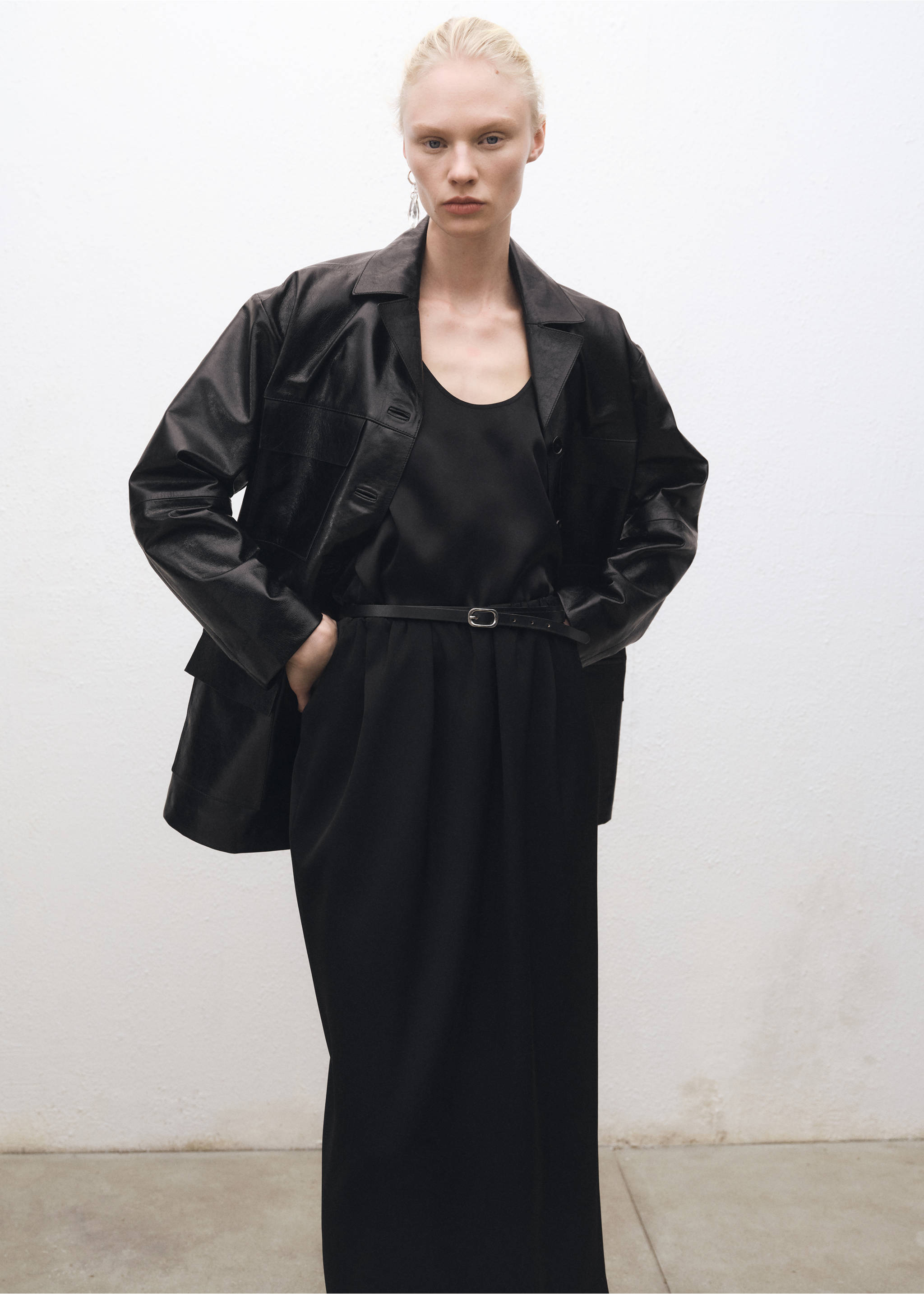 Silk top with straps - Details of the article 1, Black. Ref: 87094080-00.
