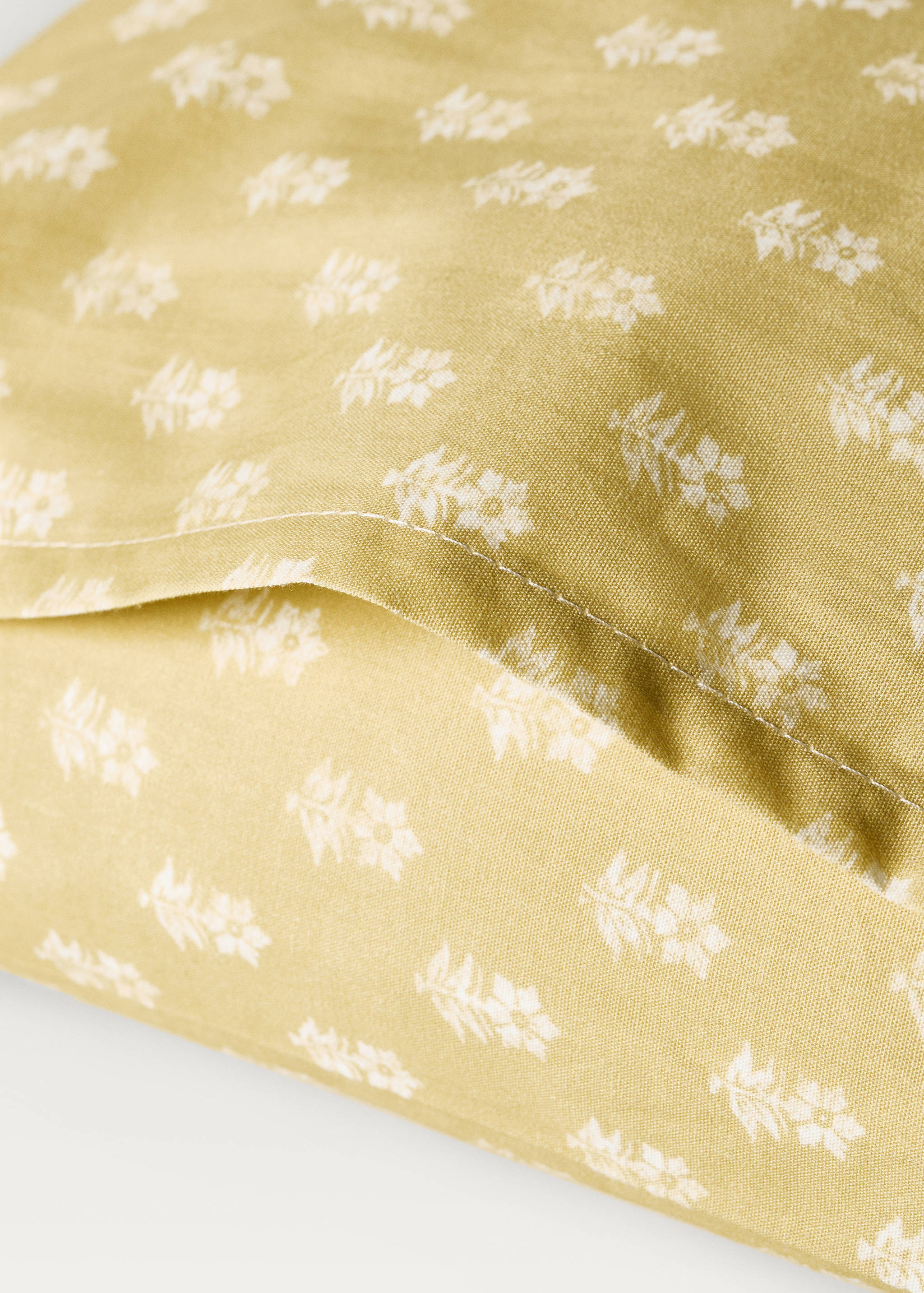 Children’s cotton percale pillowcase with small flowers 30x50 cm - Details of the article 2