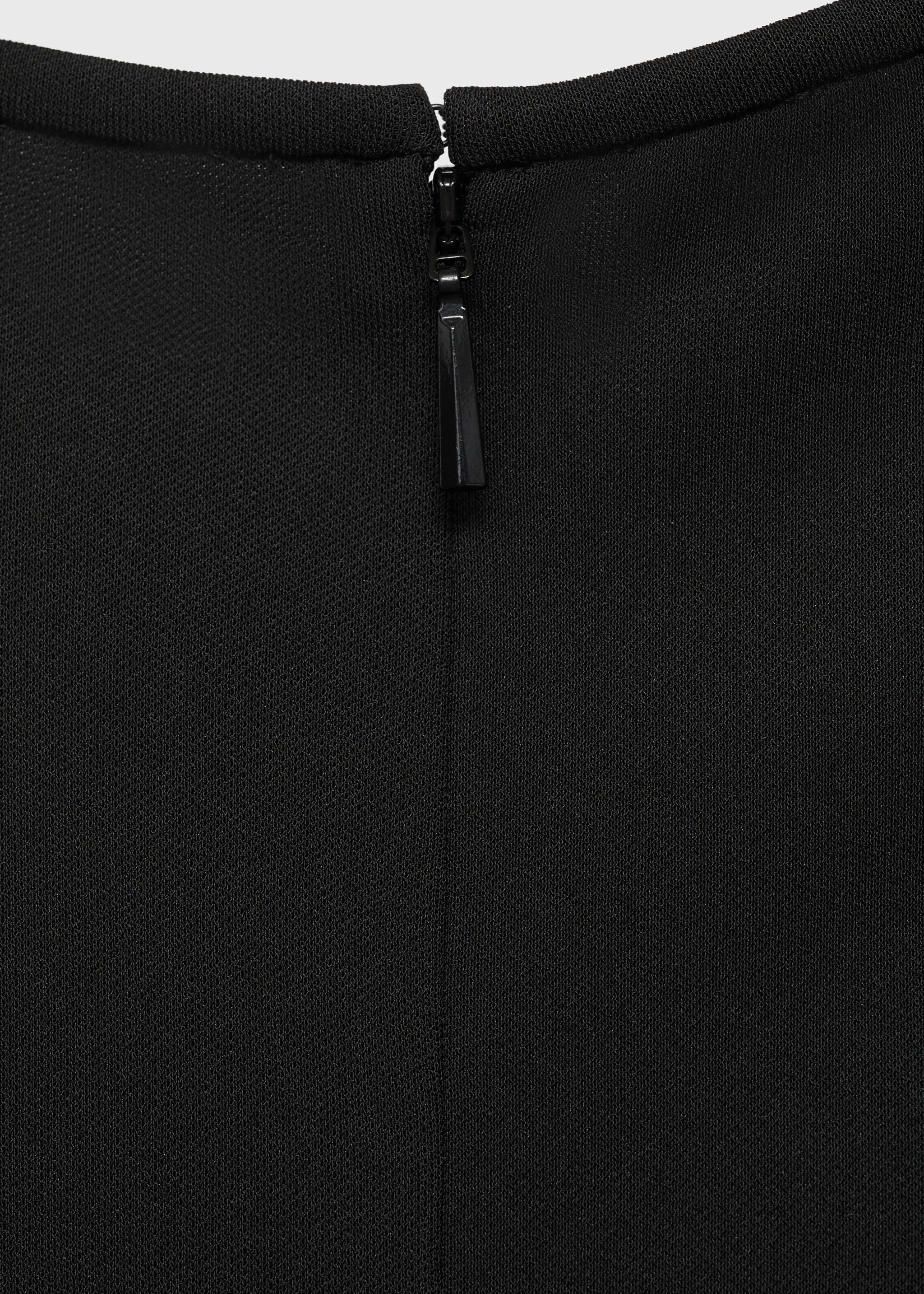 Długa sukienka z dzianiny o rozszerzanym kroju - Szczegóły artykułu 0