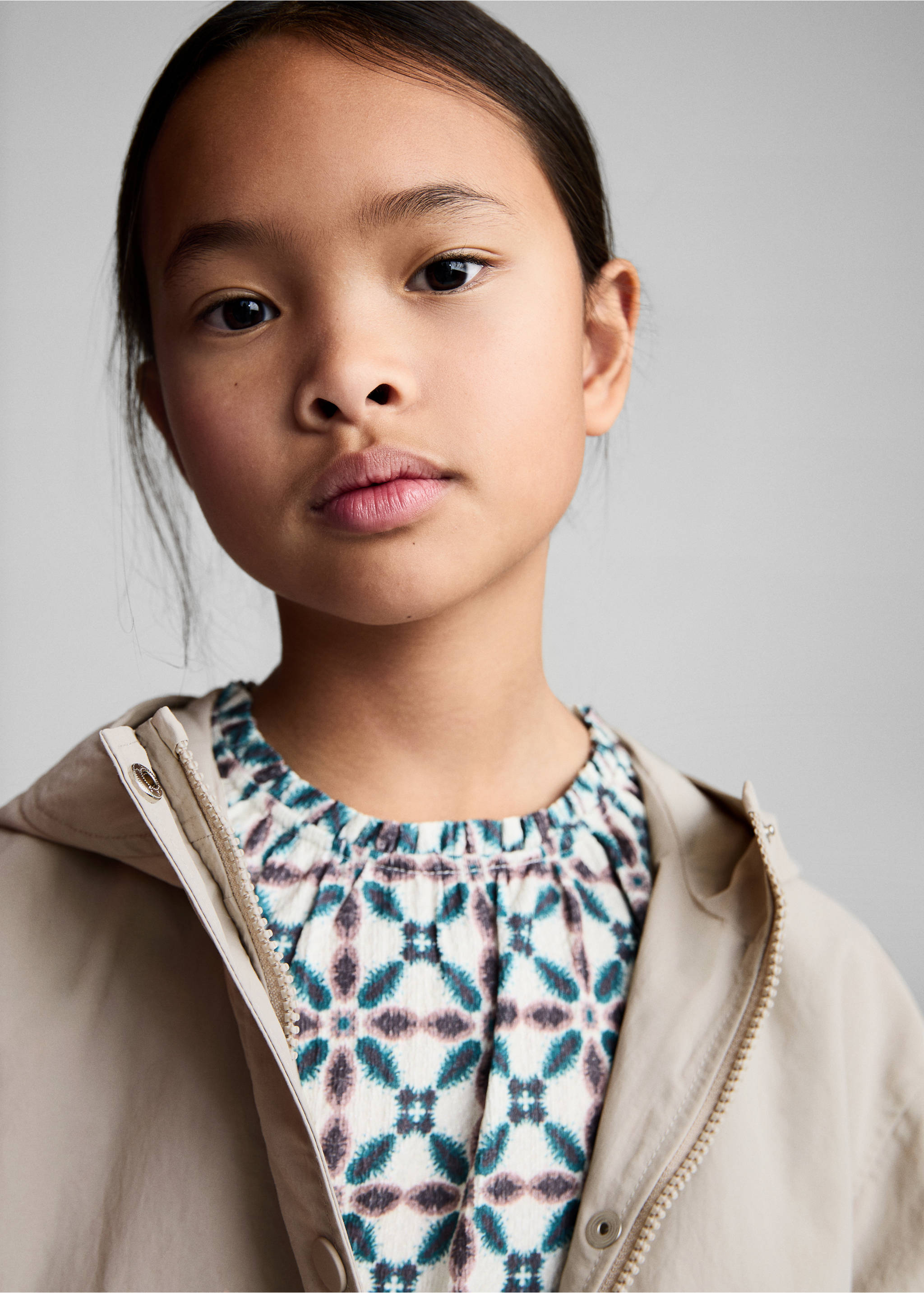 Hooded jacket - Details of the article 1, Grey. Ref: 87094391-00.