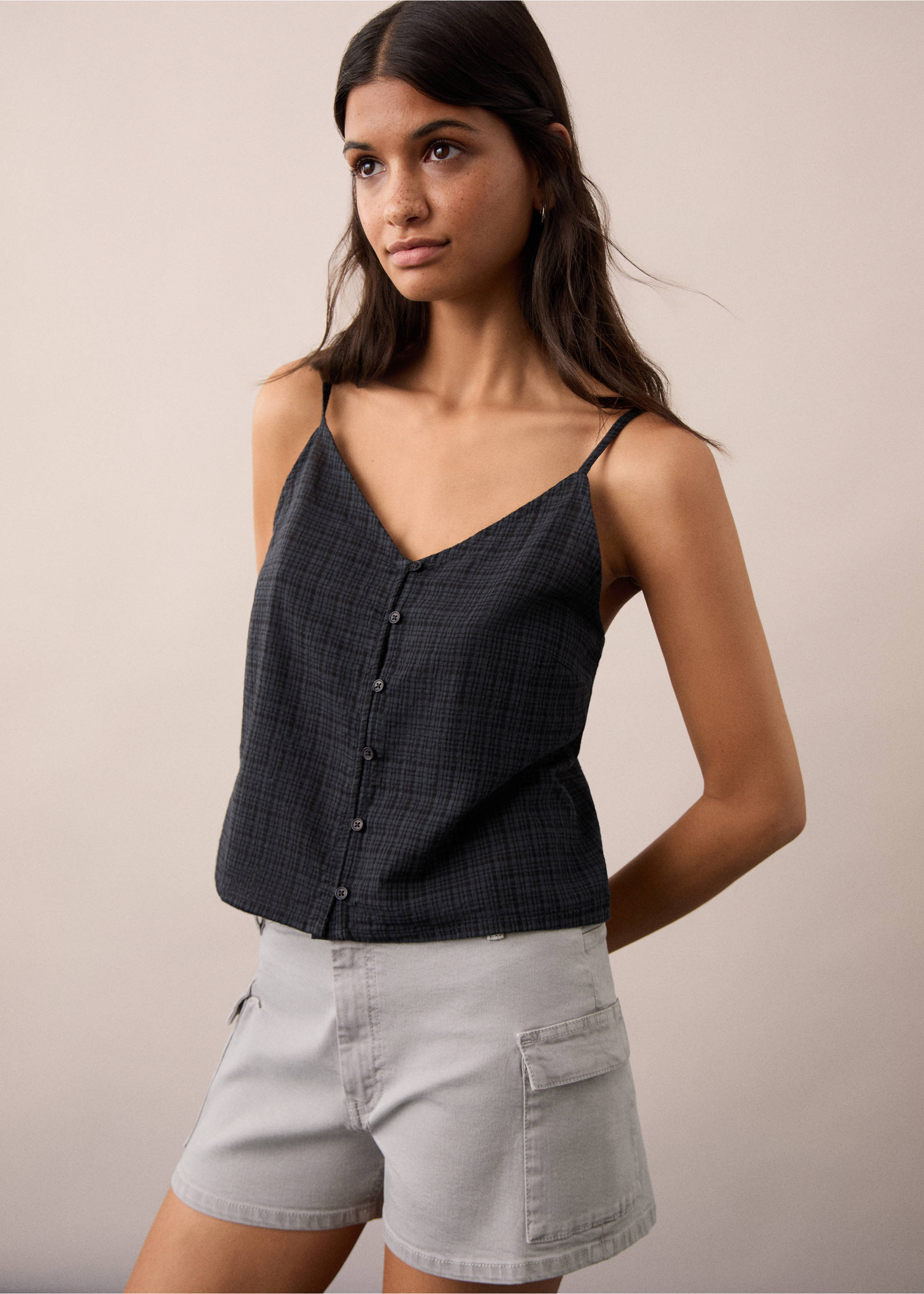 Shorts estil cargo - Detall de l'article 4, Gris. Ref: 87094406-00.