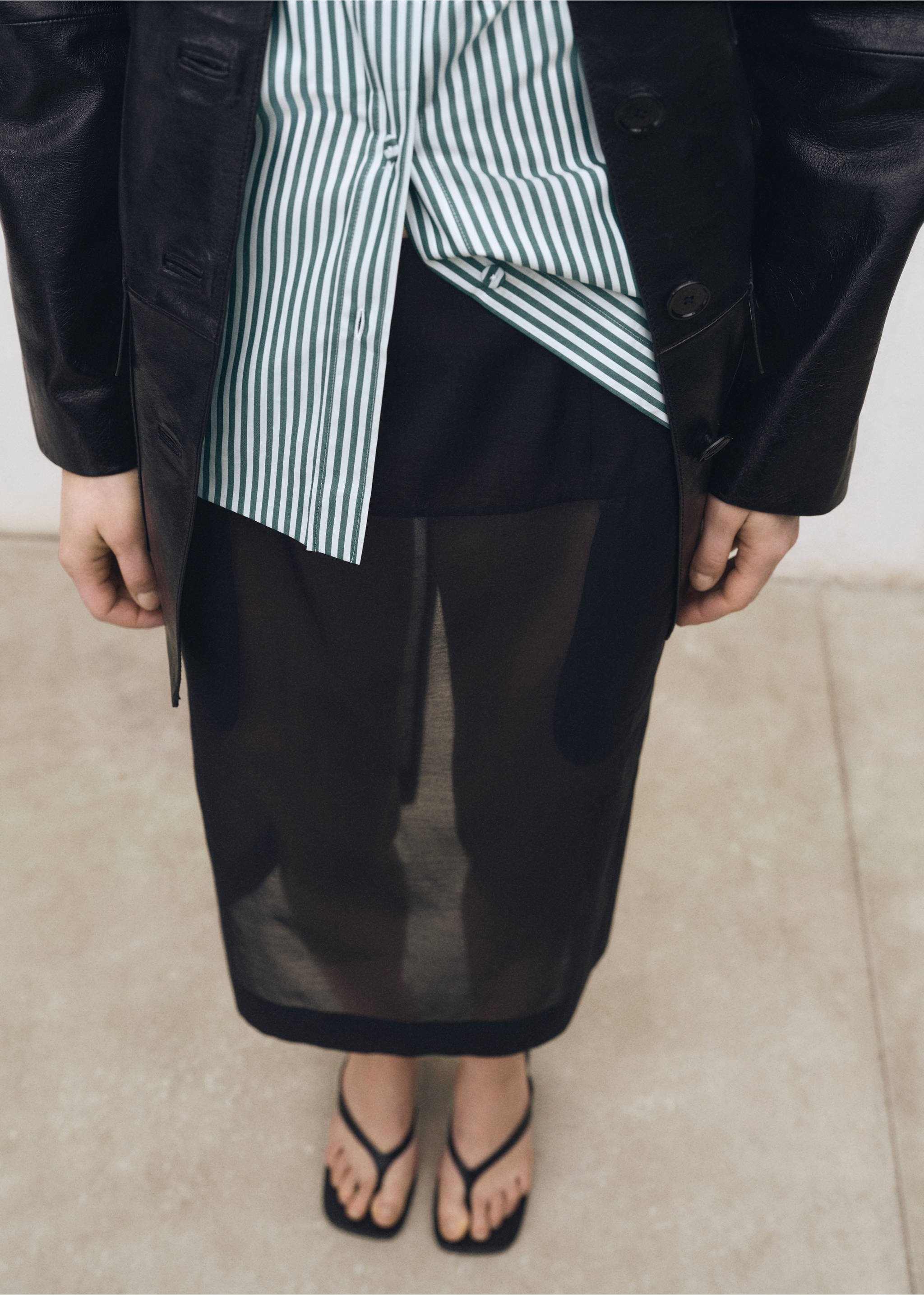 Falda midi seda semitransparente - Plano medio, Negro. Ref: 87094418-00.