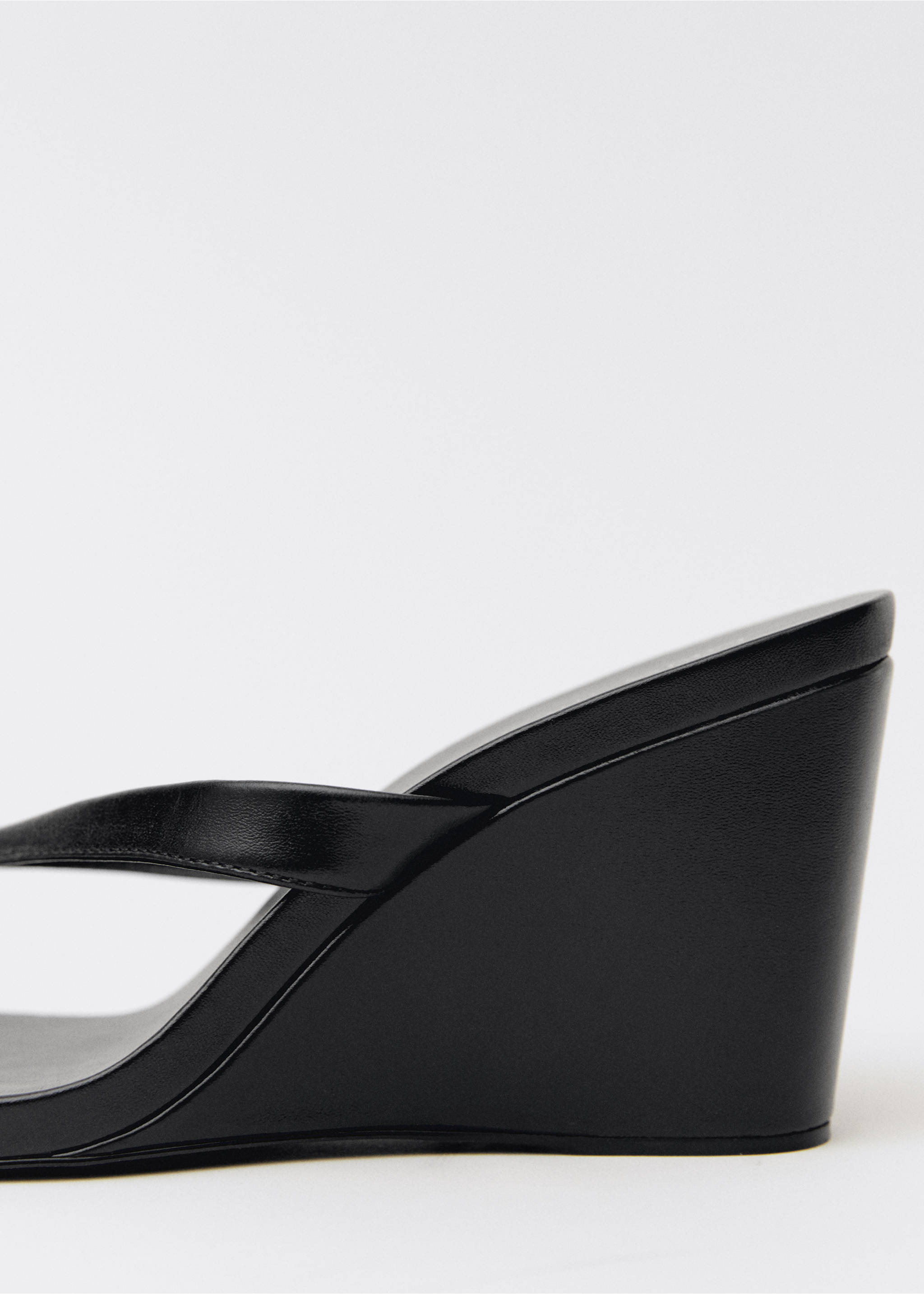 Wedge leather sandals - Details of the article 1, Black. Ref: 87094422-00.
