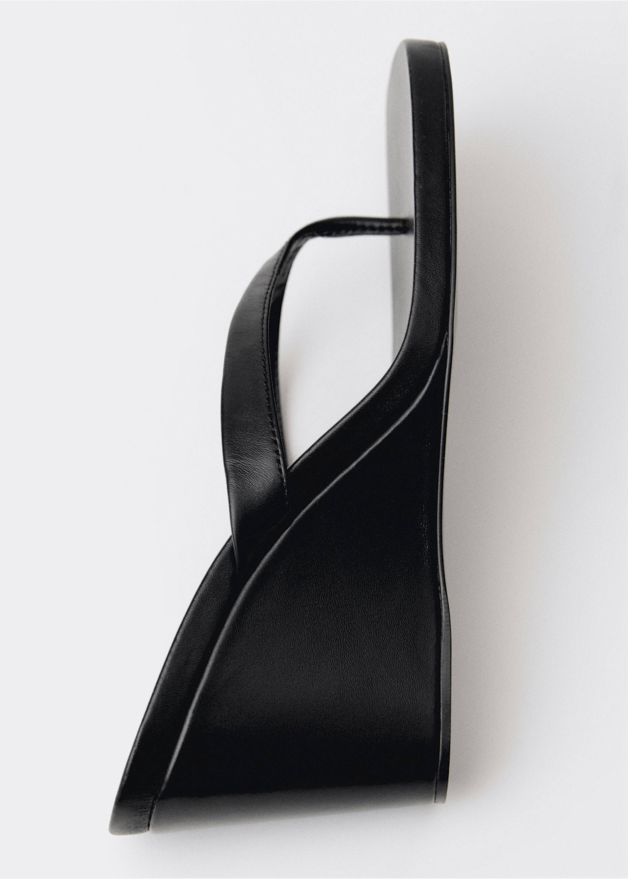 Wedge leather sandals - Details of the article 4, Black. Ref: 87094422-00.
