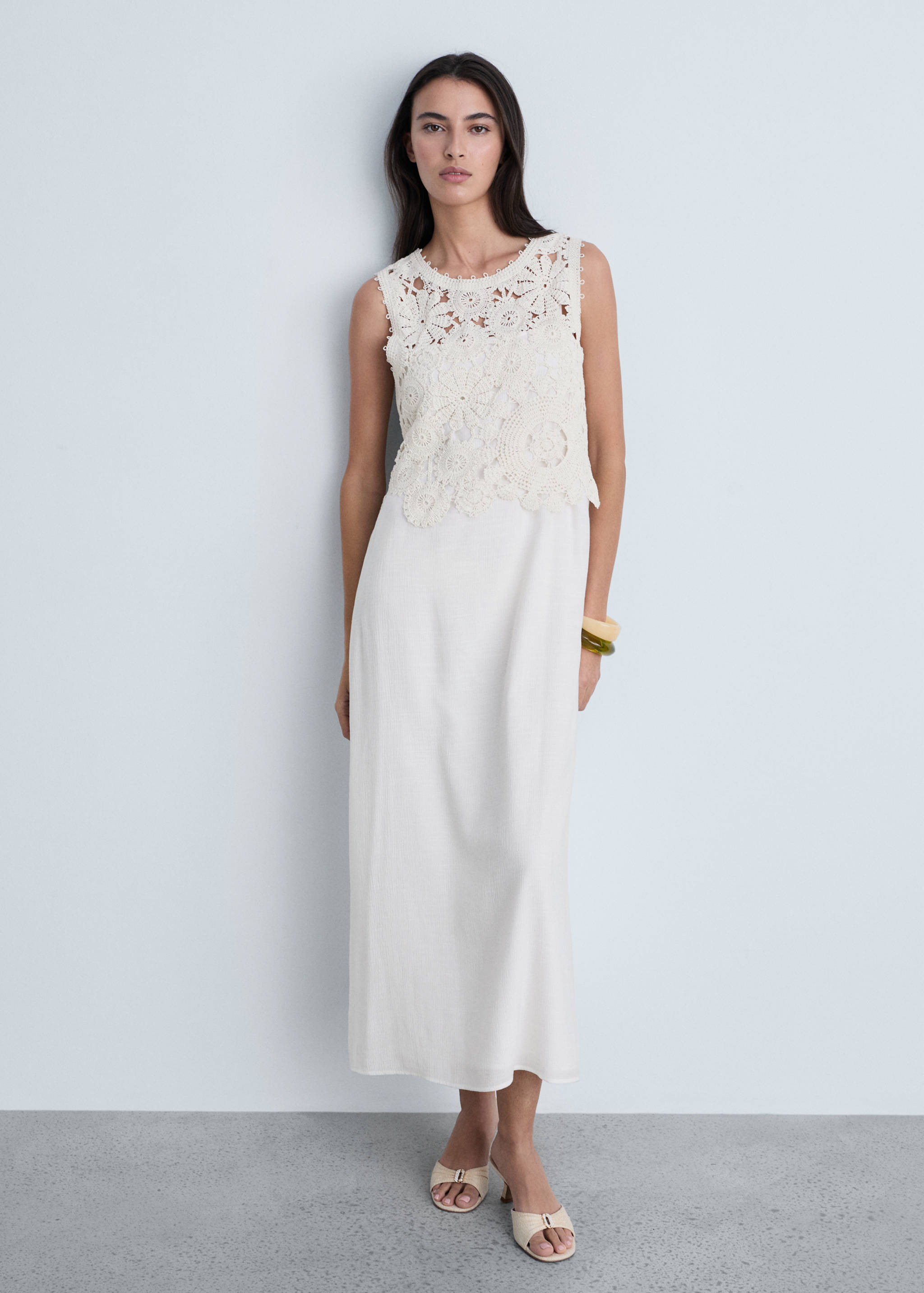 Vestido midi cuerpo crochet - Plano general