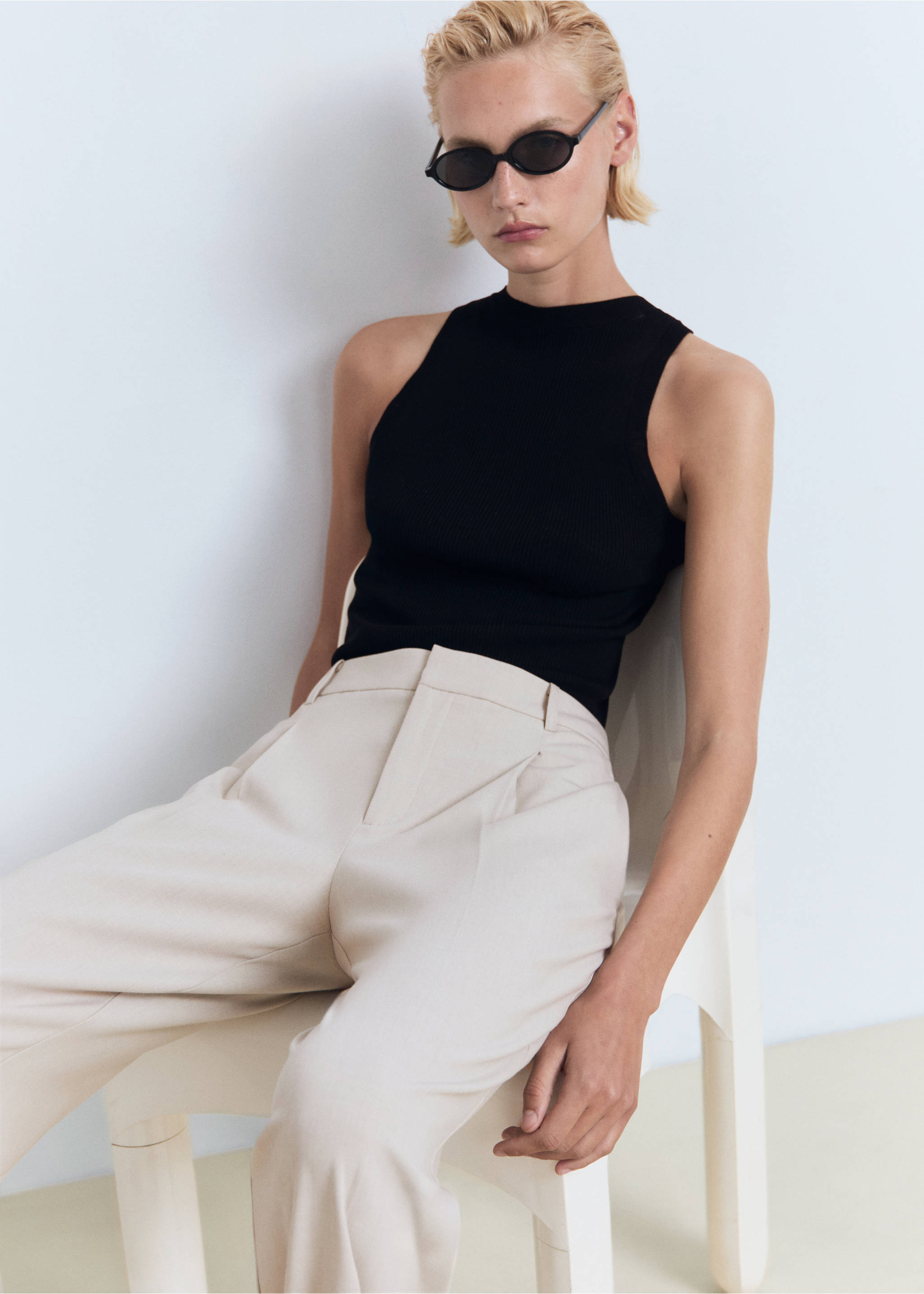 Pantalon droit pinces - Détail de l'article 2, Beige. Ref: 87094799-00.