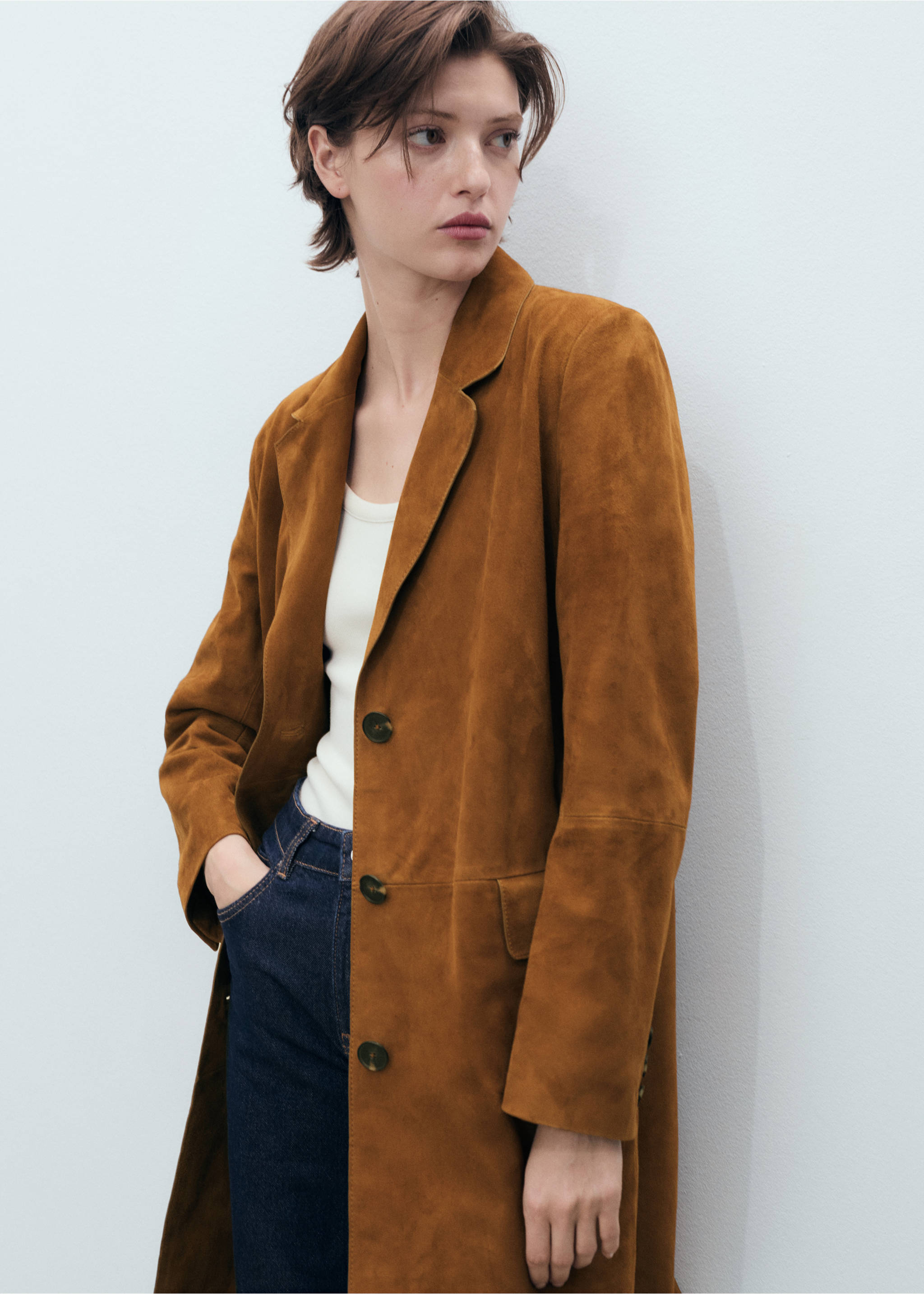 Lapelled suede coat - Details of the article 2, Medium Brown. Ref: 87094803-00.