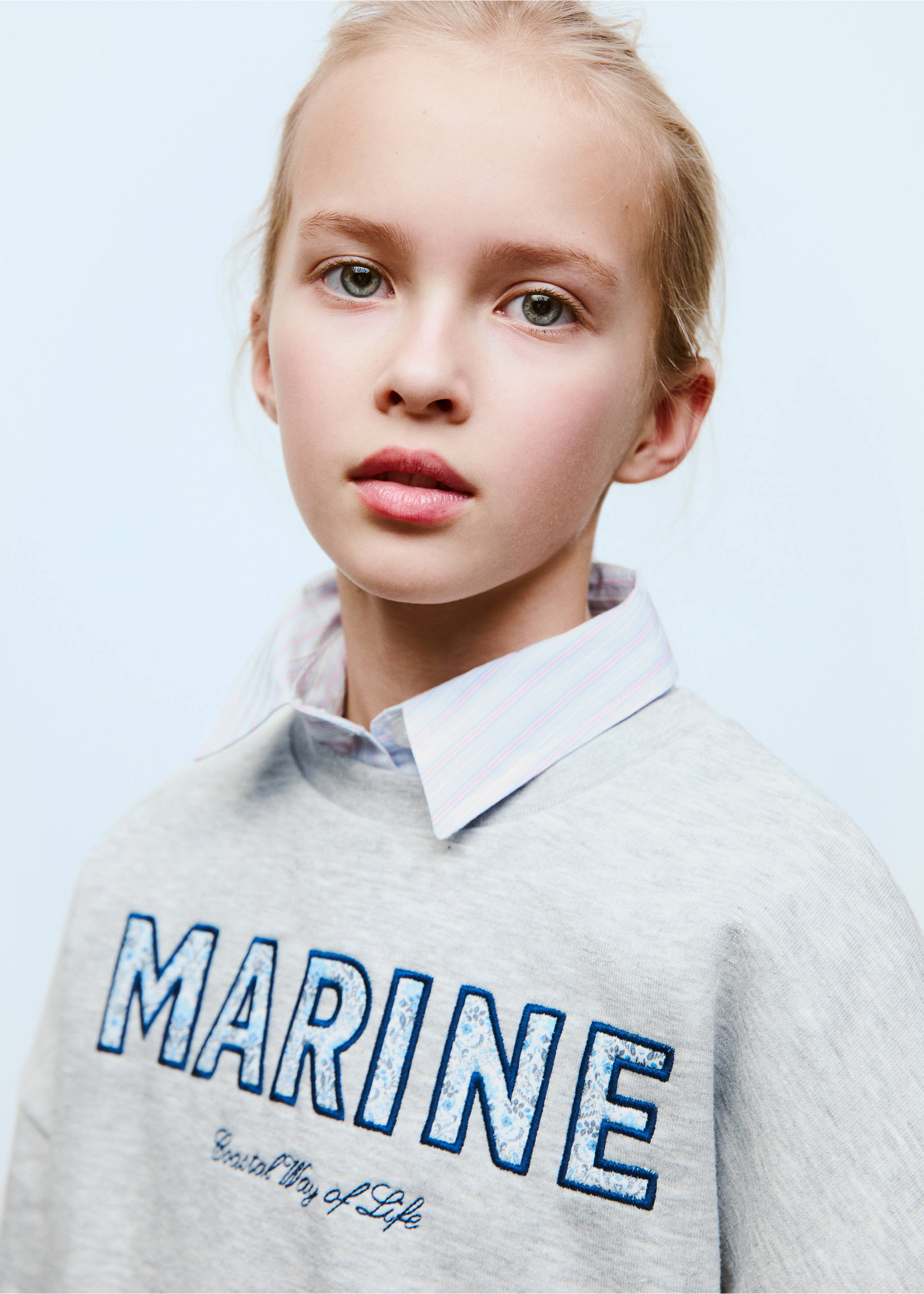 Cotton sweatshirt with embroidered message - Details of the article 1, Light Heather Grey. Ref: 87094805-00.