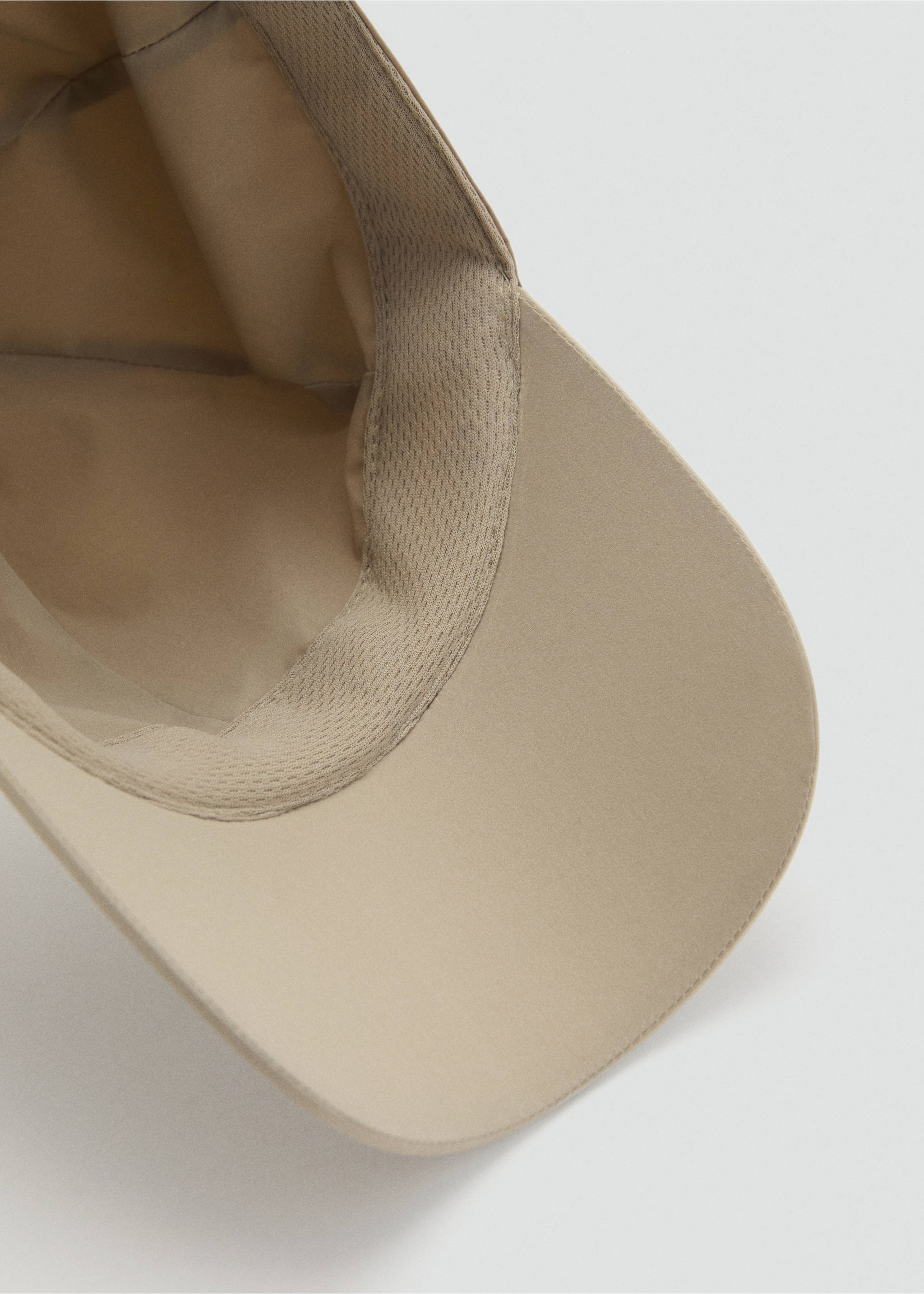 Cap with visor - Details of the article 2, Beige. Ref: 87094809-00.