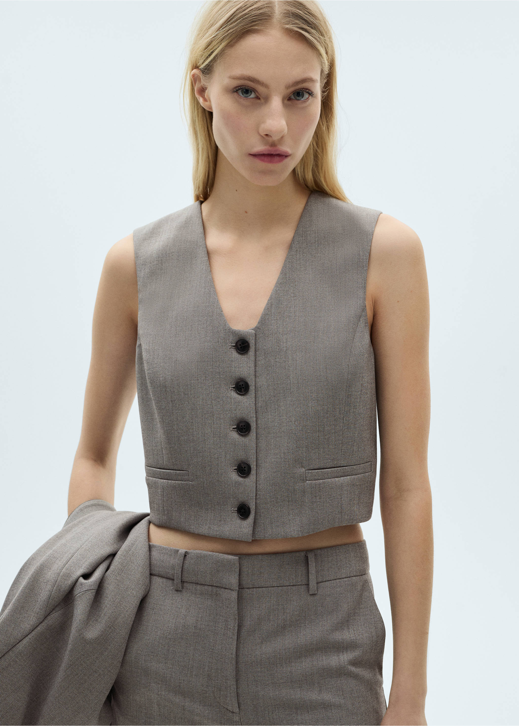 Gilet costume crop - Plan moyen, Gris. Ref: 87095139-00.