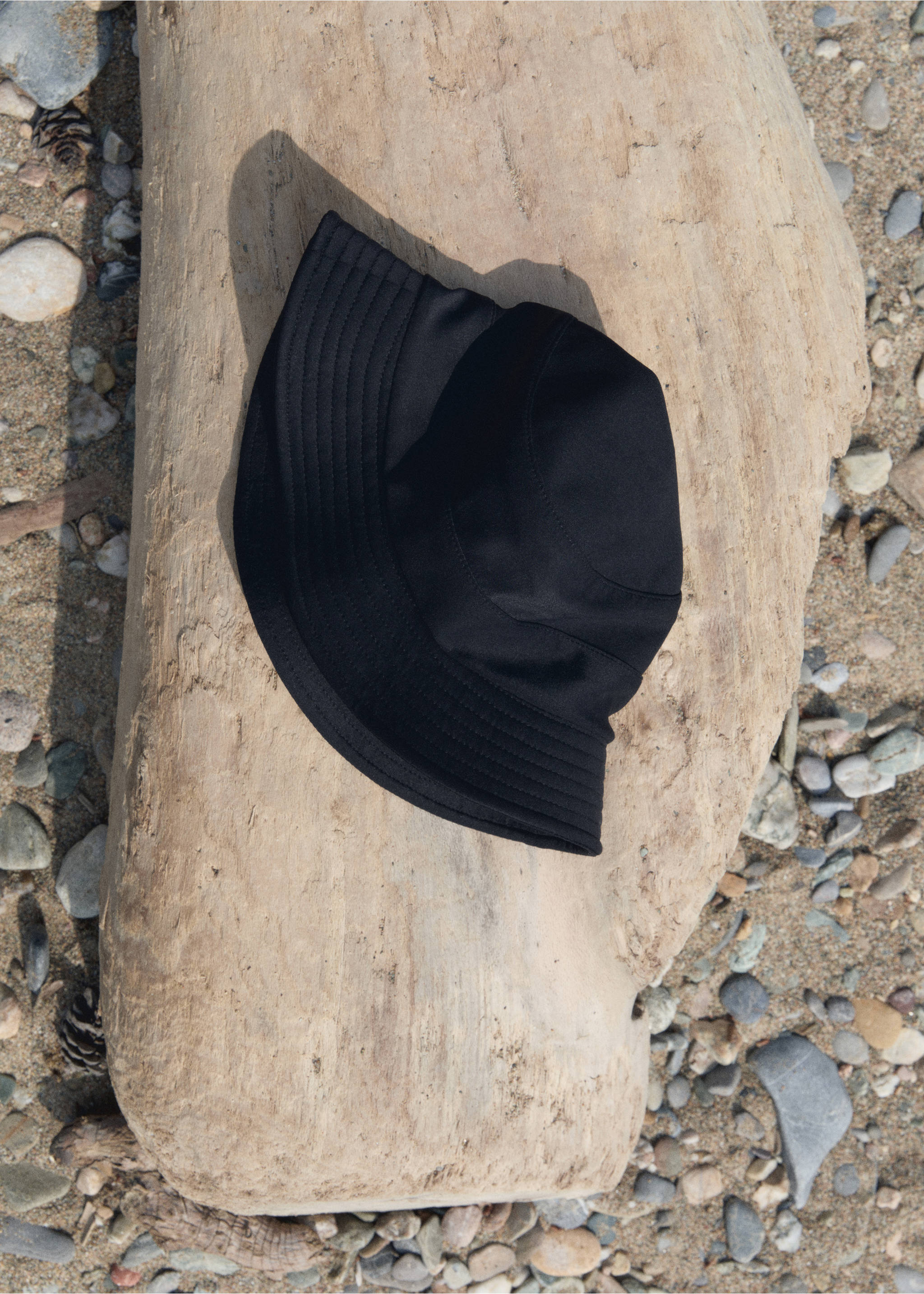 Bucket hat - Details of the article 3, Black. Ref: 87095141-00.