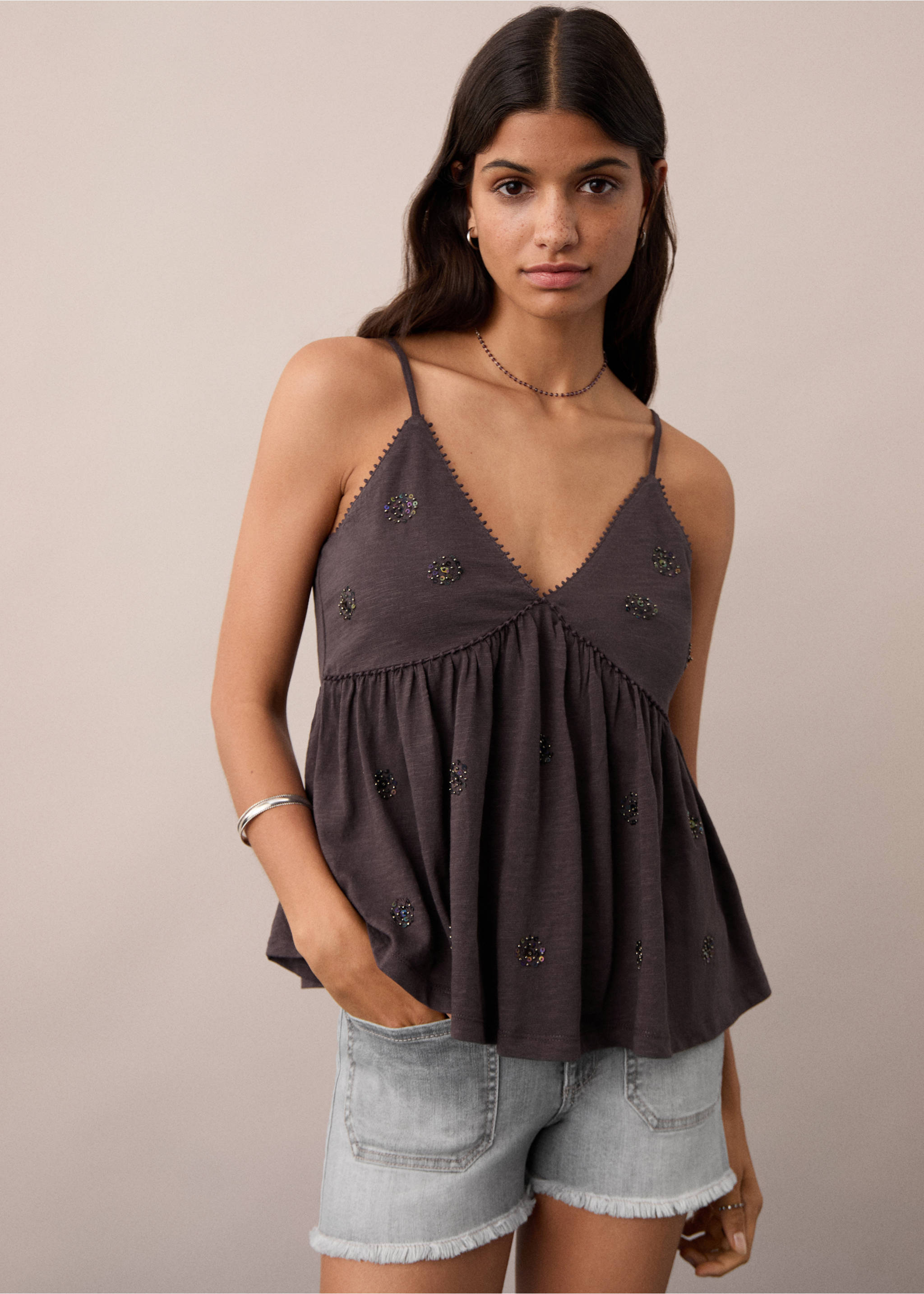 Shorts vaqueros bajo deshilachado - Plano general, Gris. Ref: 87095724-00.