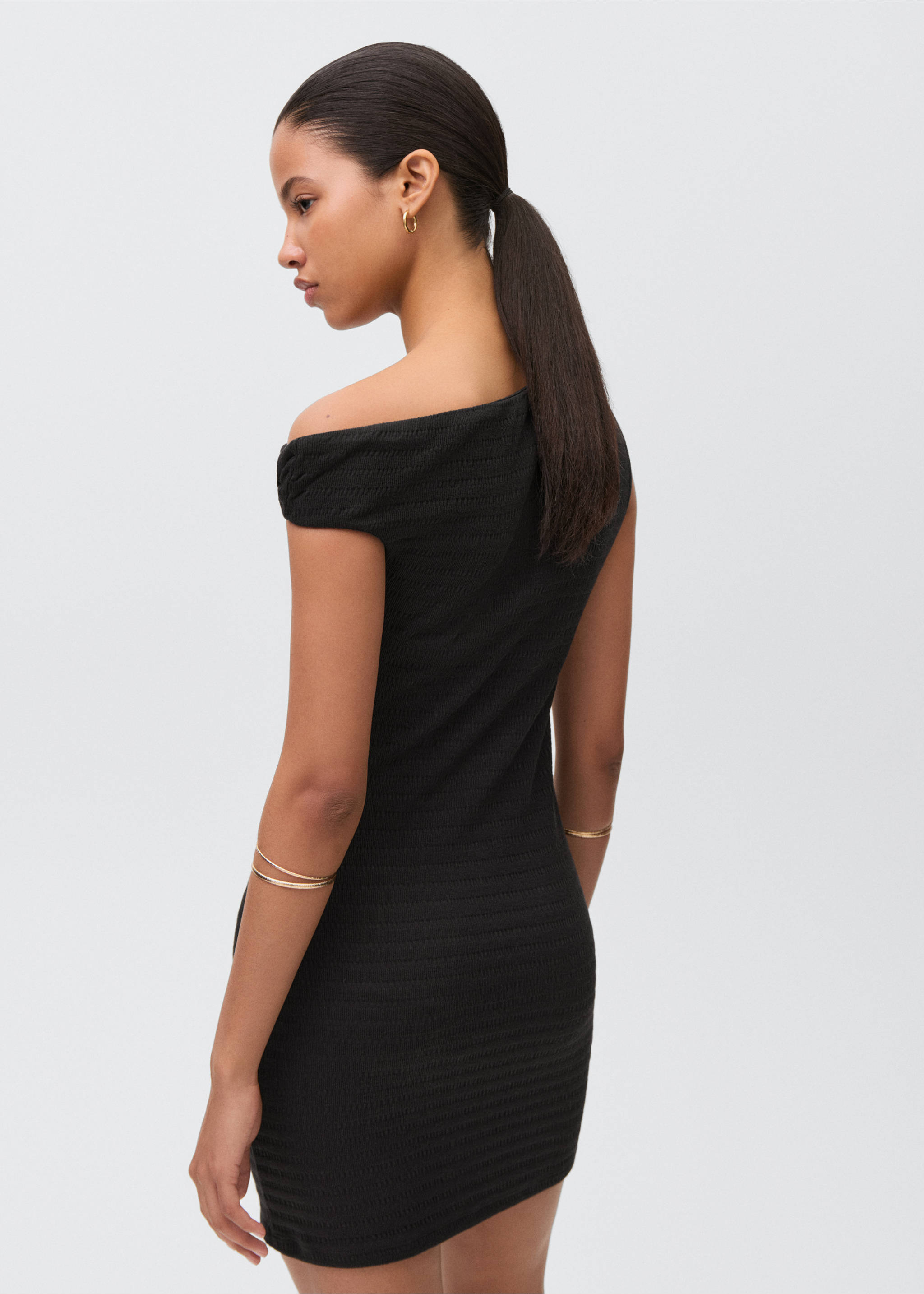 Short knitted dress - Reverse of the article, Black. Ref: 87095728-00.