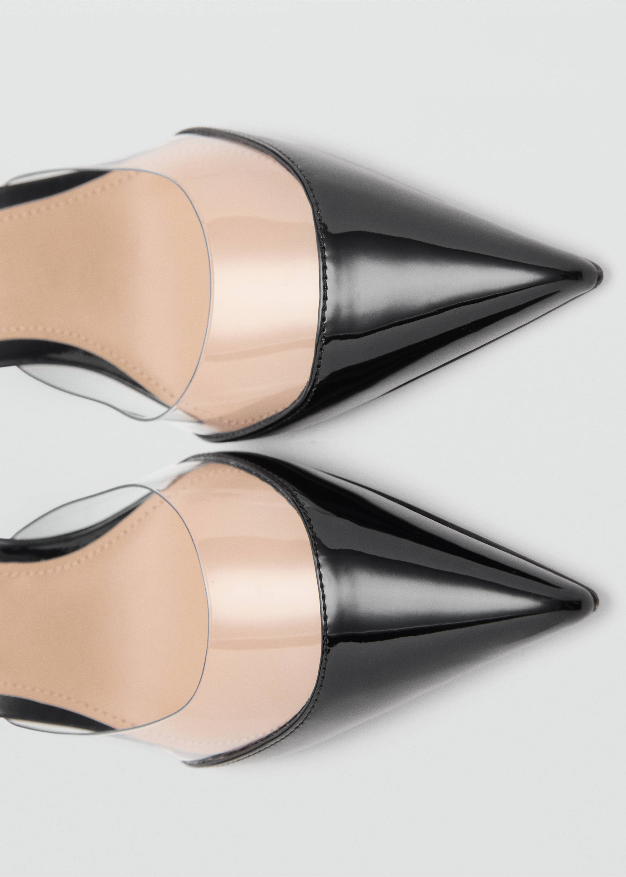 Heeled shoes with vinyl panel - Details of the article 2, Black. Ref: 87095731-00.