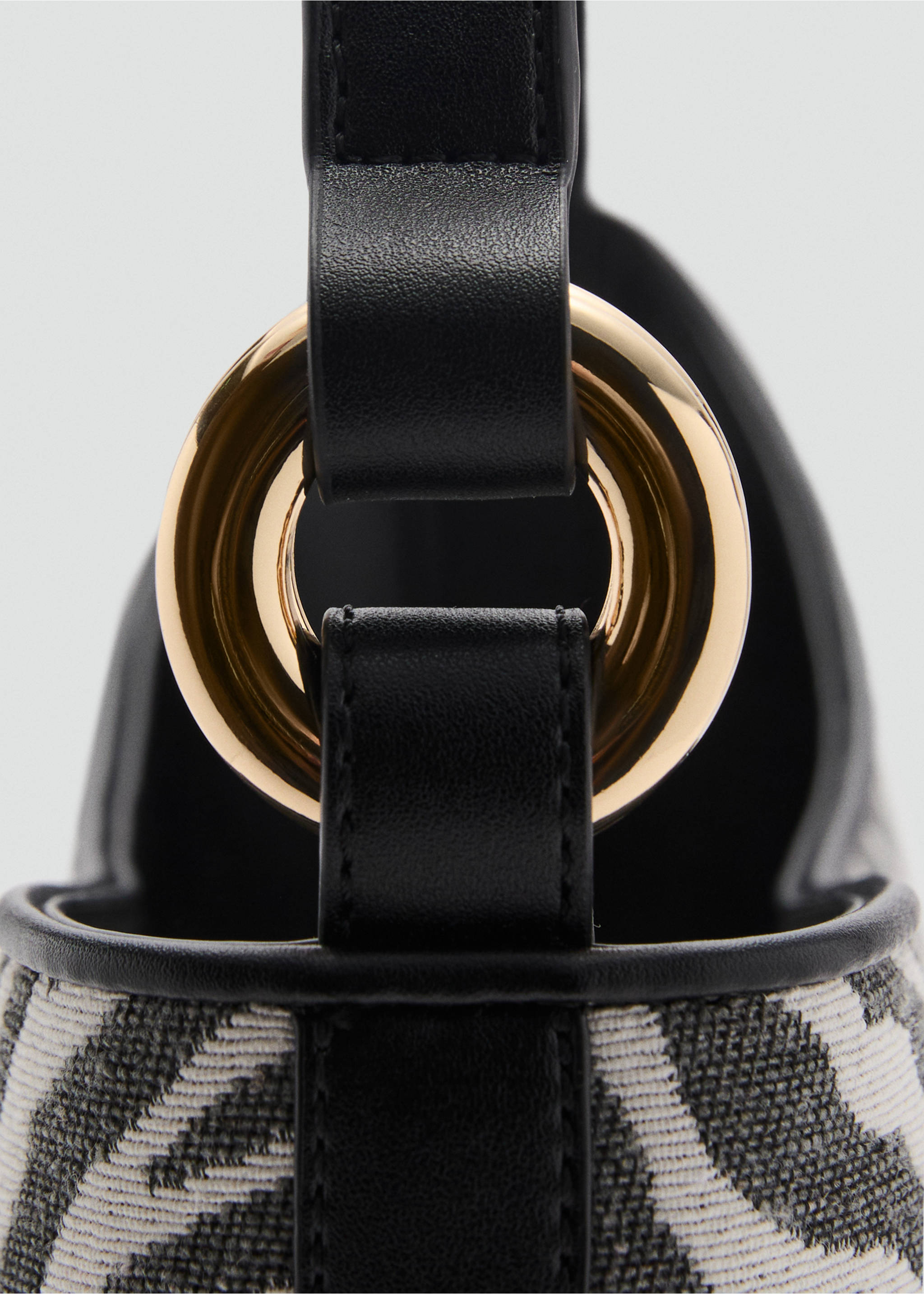 Large zebra-print bucket bag - Details of the article 3, Black. Ref: 87095732-00.
