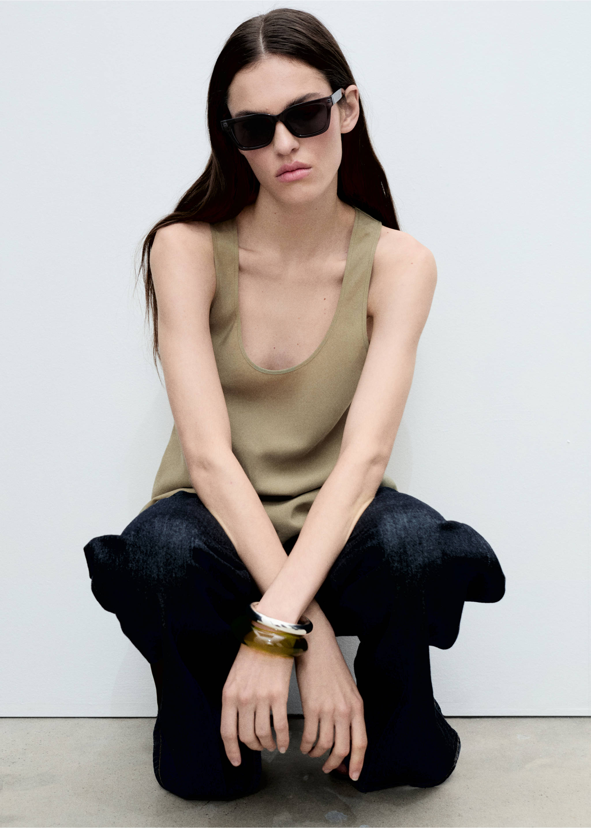 Asymmetrical lyocell top - Details of the article 2, Khaki. Ref: 87095739-00.
