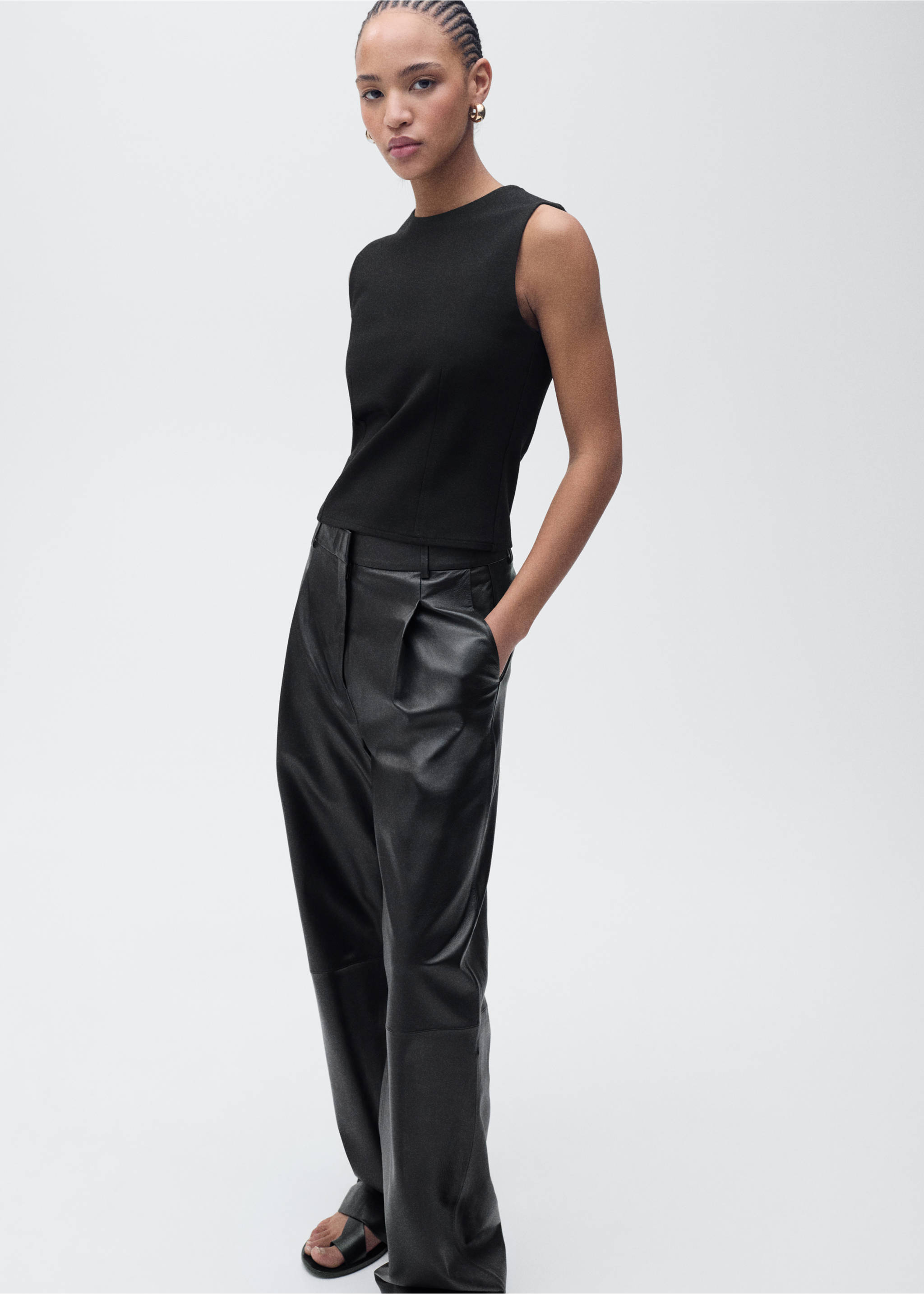 Top tirants amples - Detall de l'article 1, Negre. Ref: 87095740-00.