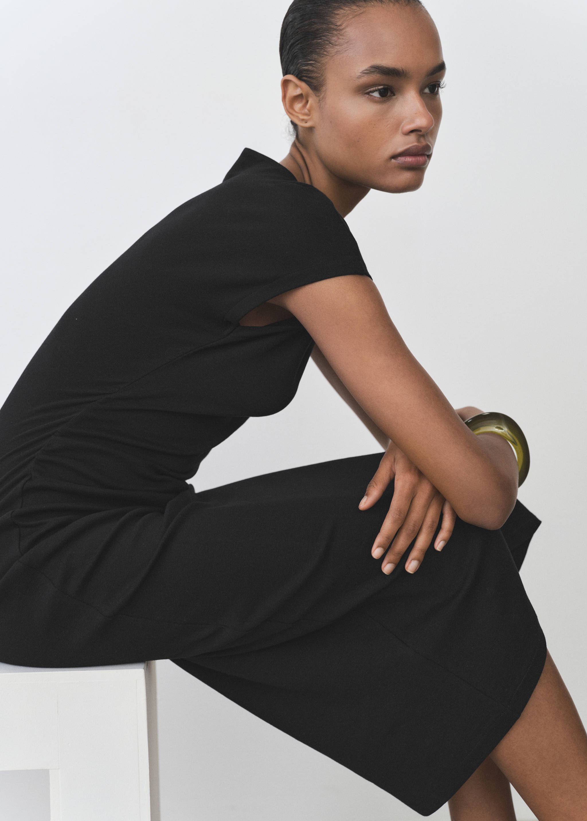 Midi šaty s detailem řasení - Detail zboží 2