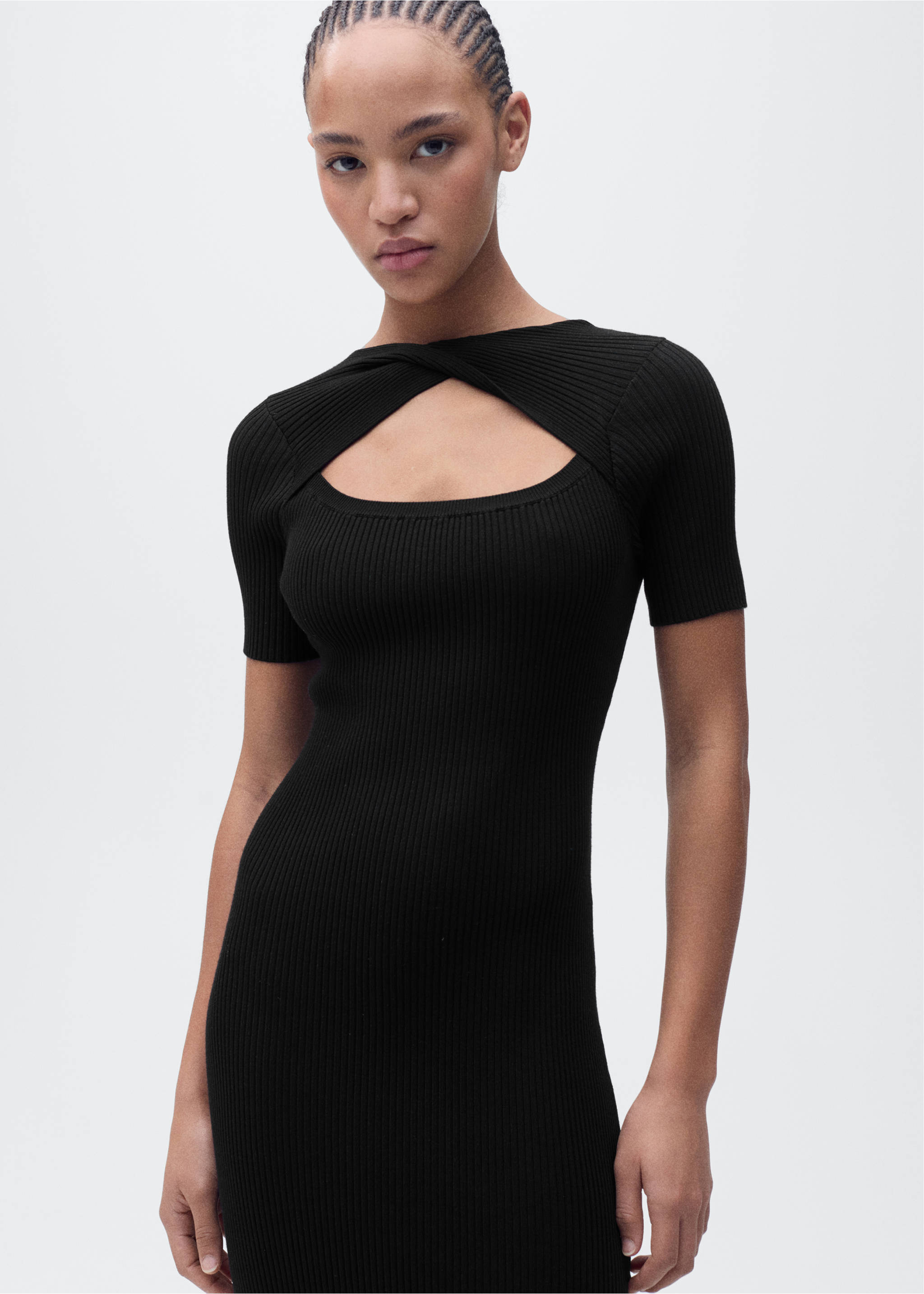 Geripptes Midikleid mit Ausschnitt - Mittlere Ansicht, Schwarz. Ref: 87095753-00.