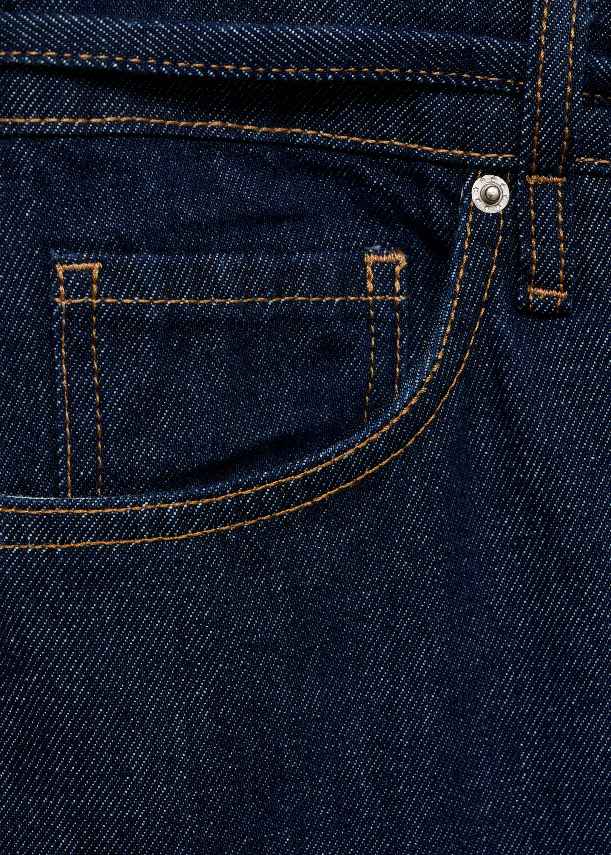 Jeans mit weitem Bein, niedriger Taille und Gürtel - Detail des Artikels 0
