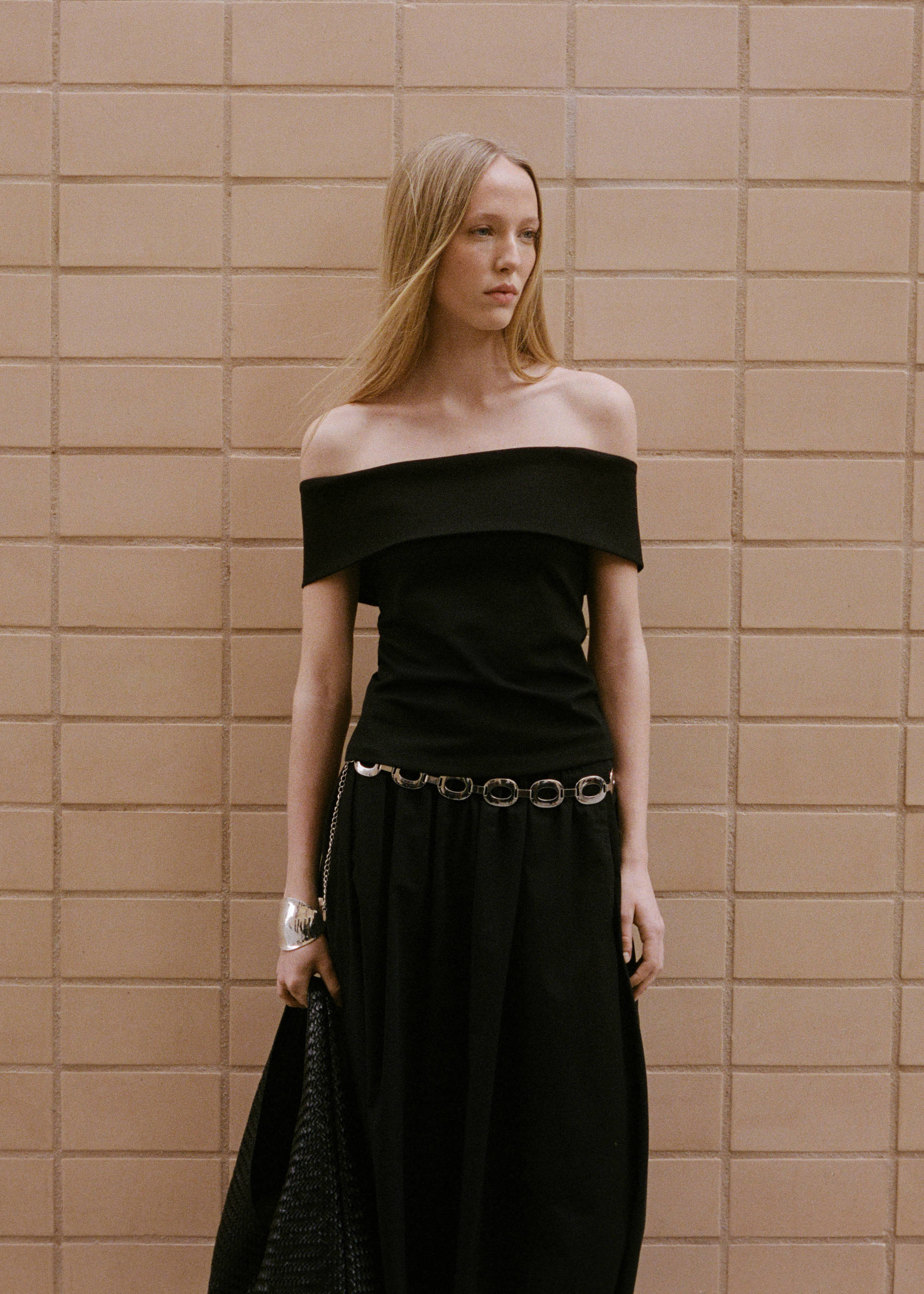 Off-shoulder top - Details of the article 6