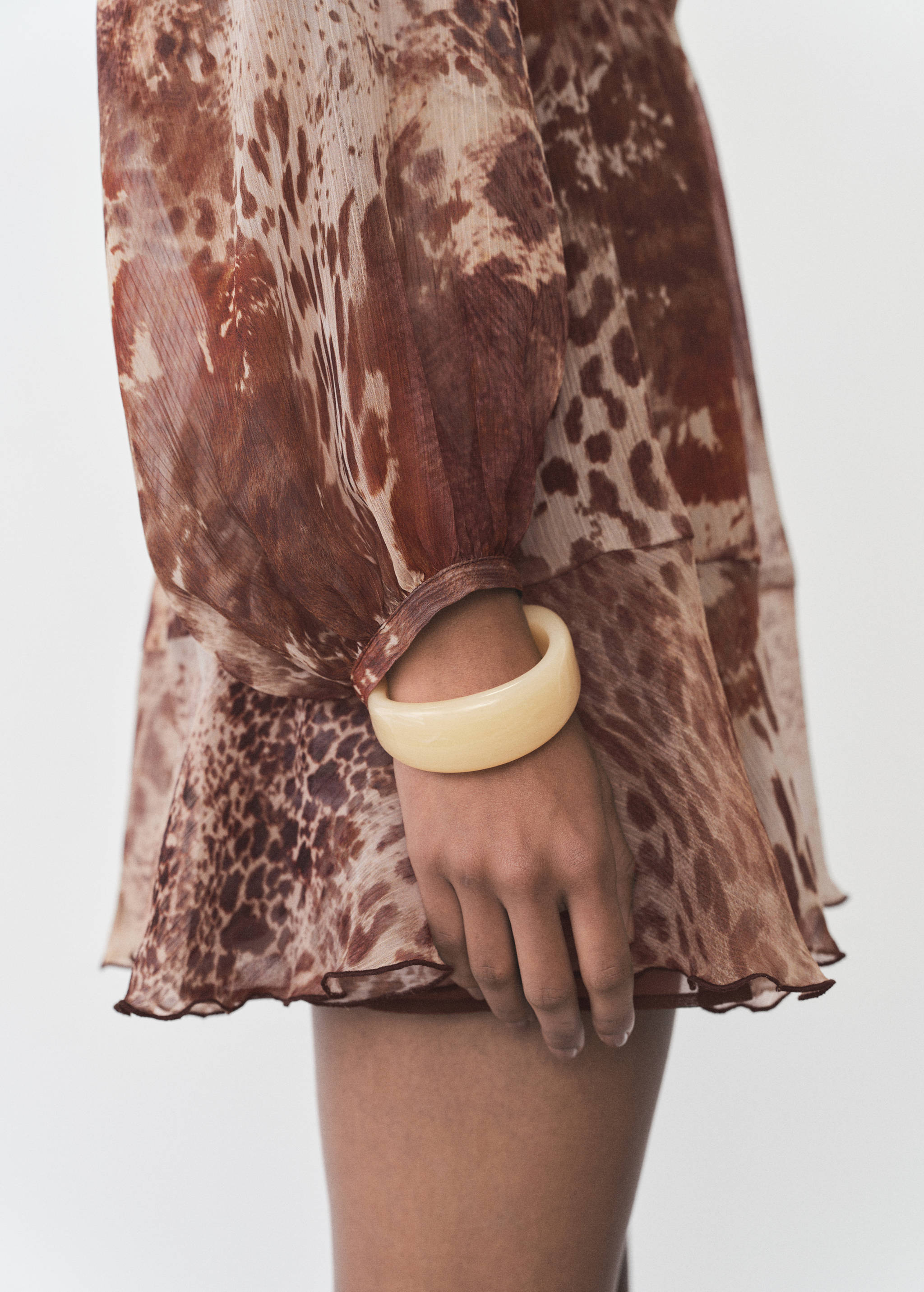 Vestido curto estampado com folhos - Pormenor do artigo 6