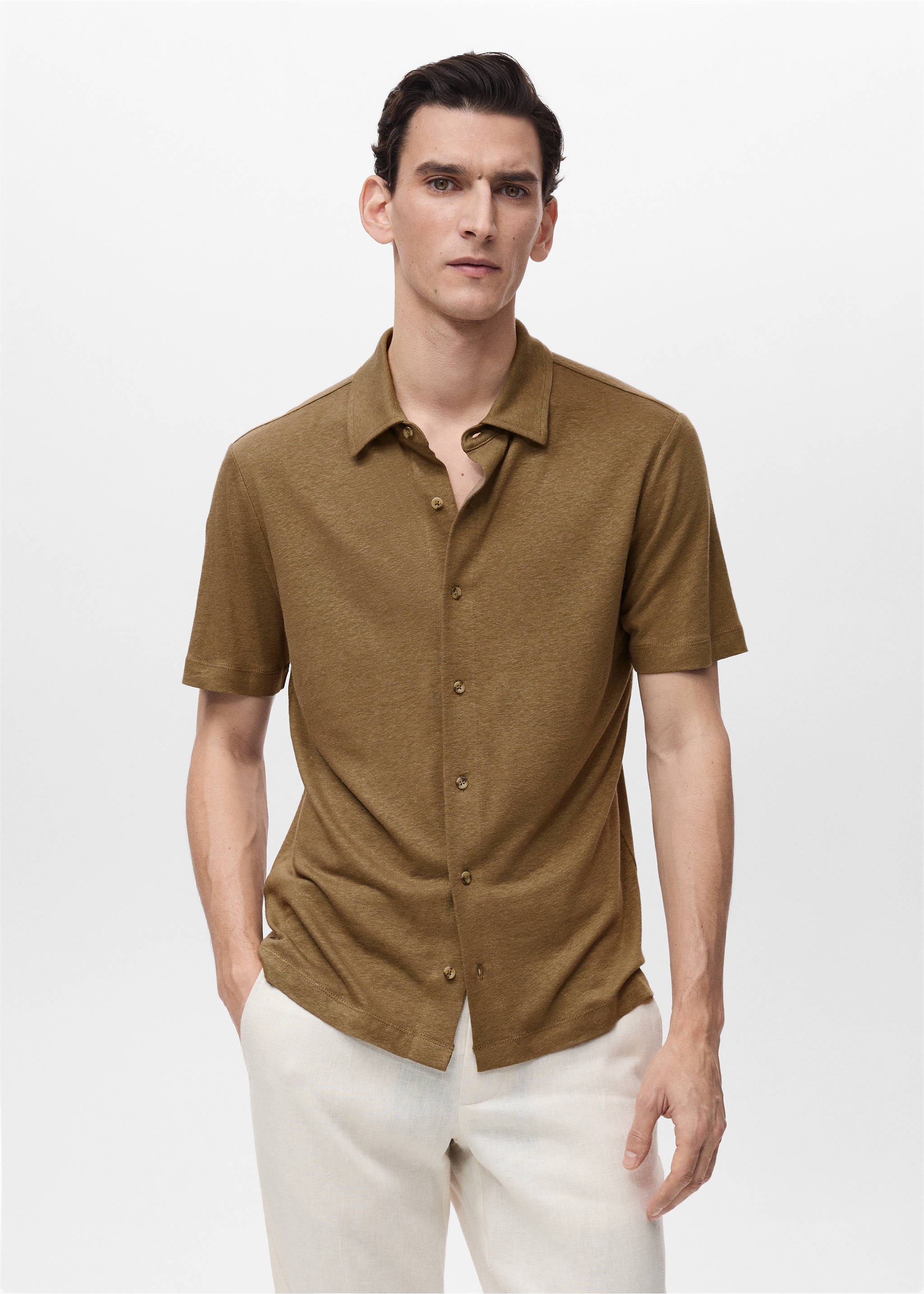 Regular-fit linen shirt - Medium plane, Khaki. Ref: 87095922-00.