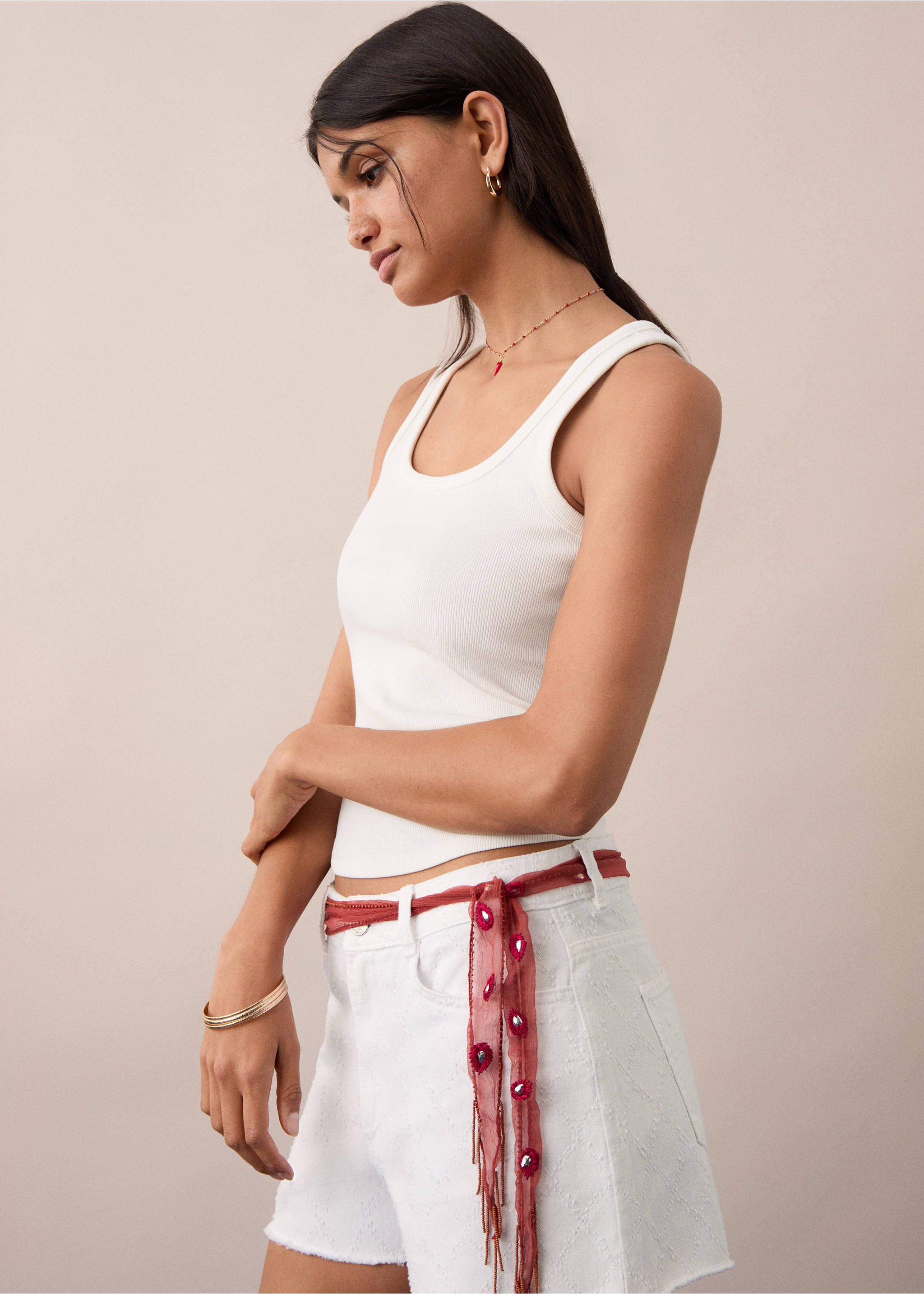 Bestickte Baumwoll-Bermudashorts - Detail des Artikels 1, Cremeweiß. Ref: 87095923-00.