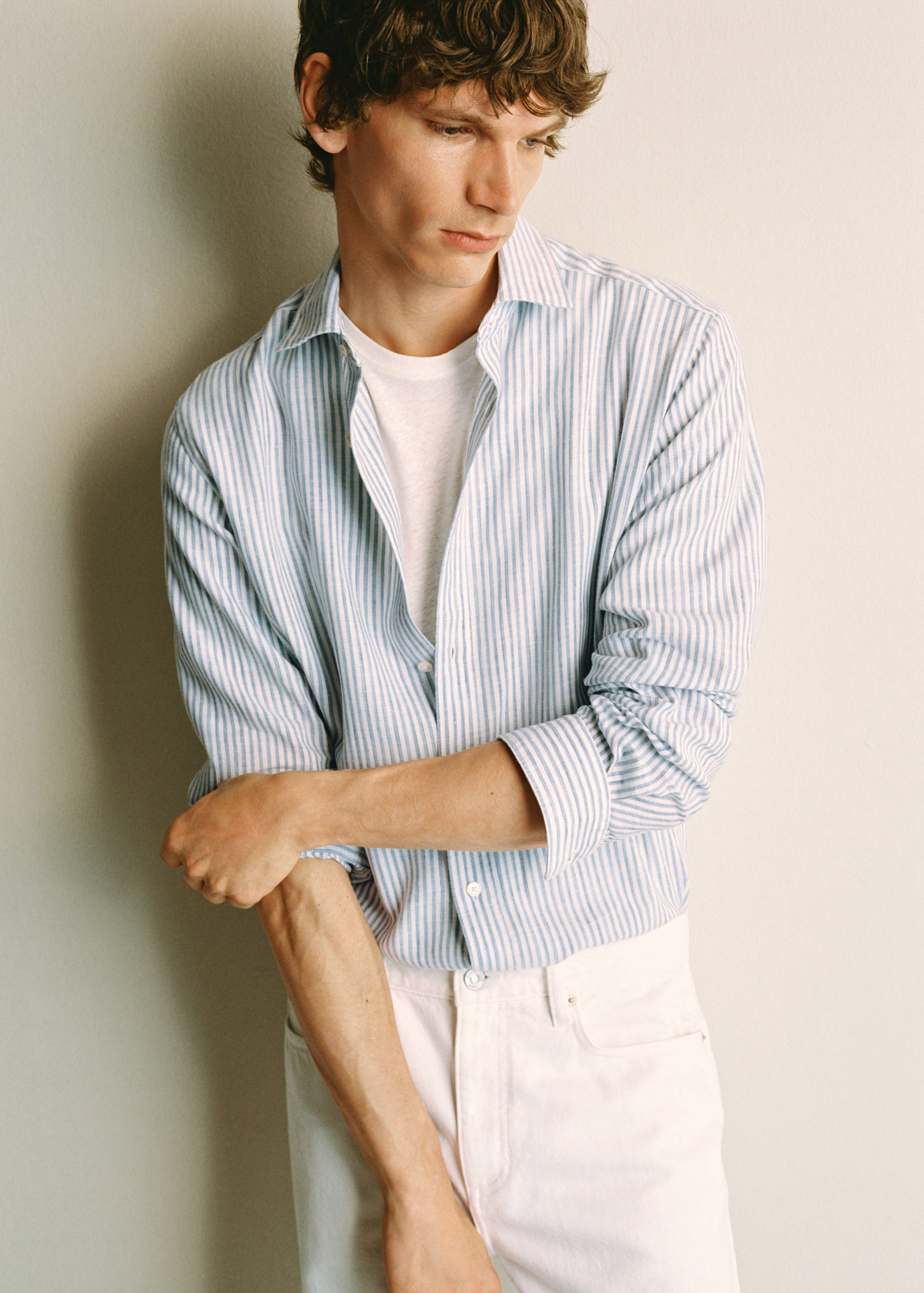 Gestreiftes Regular-Fit-Leinenhemd - Detail des Artikels 3