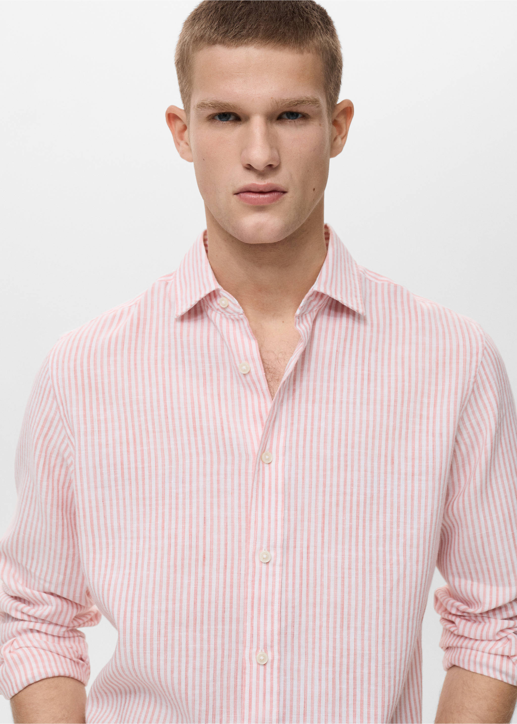 Gestreept linnen regular-fit overhemd - Detail van het artikel 1, Lichtroze. Ref: 87095927-00.