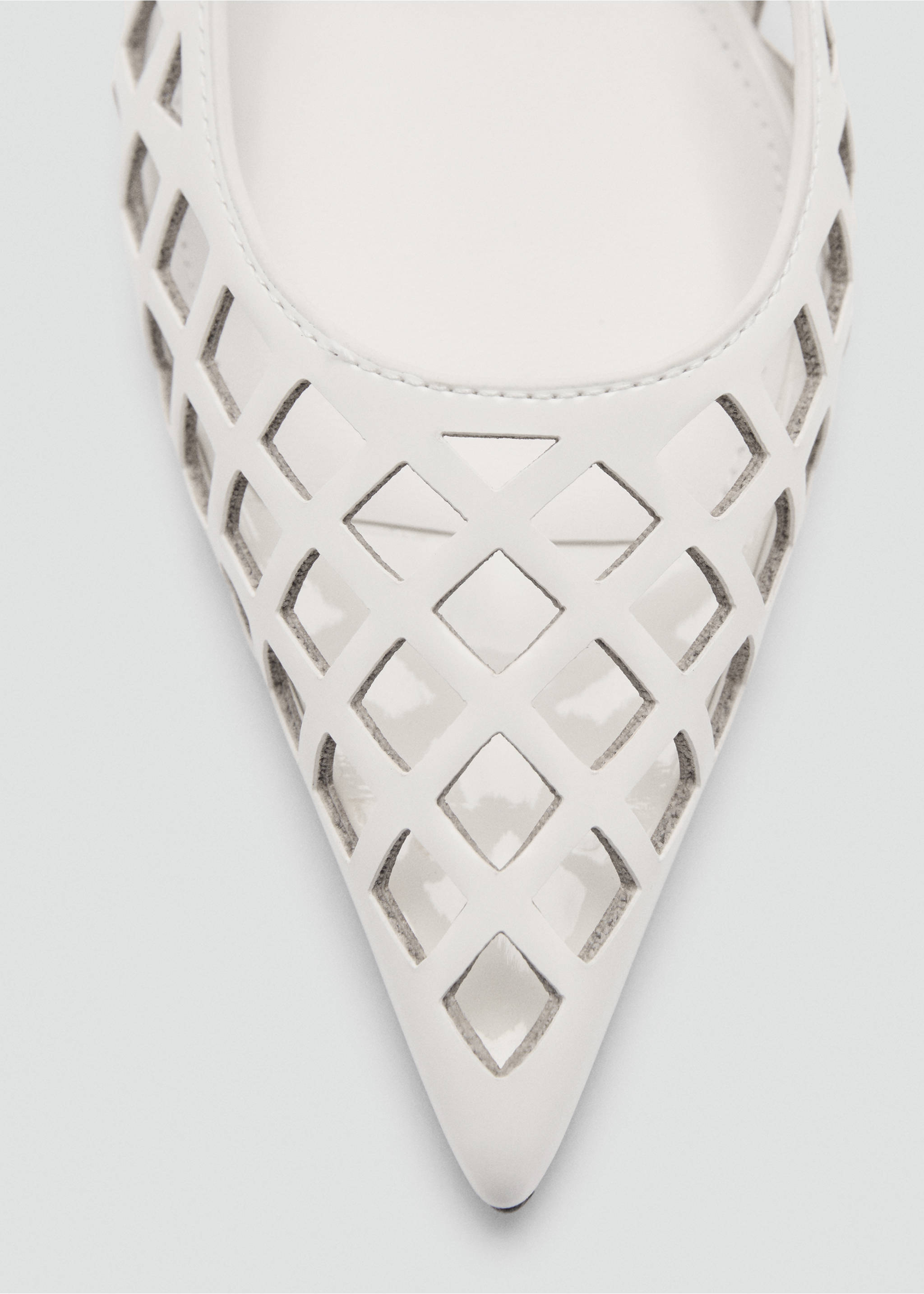 Die-cut kitten shoes - Details of the article 2, White. Ref: 87095934-00.