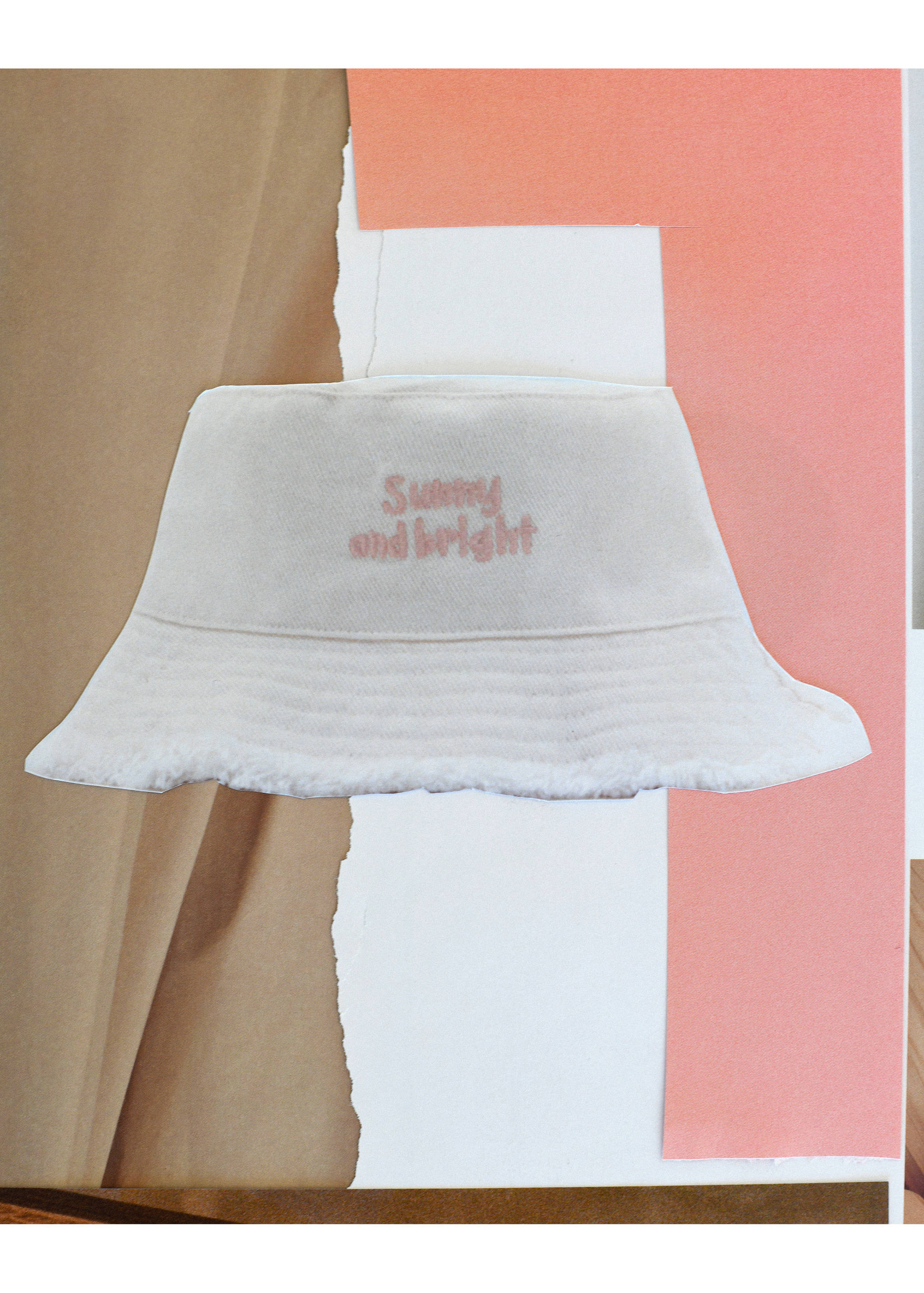 Bucket hat with embroidered message - Details of the article 6