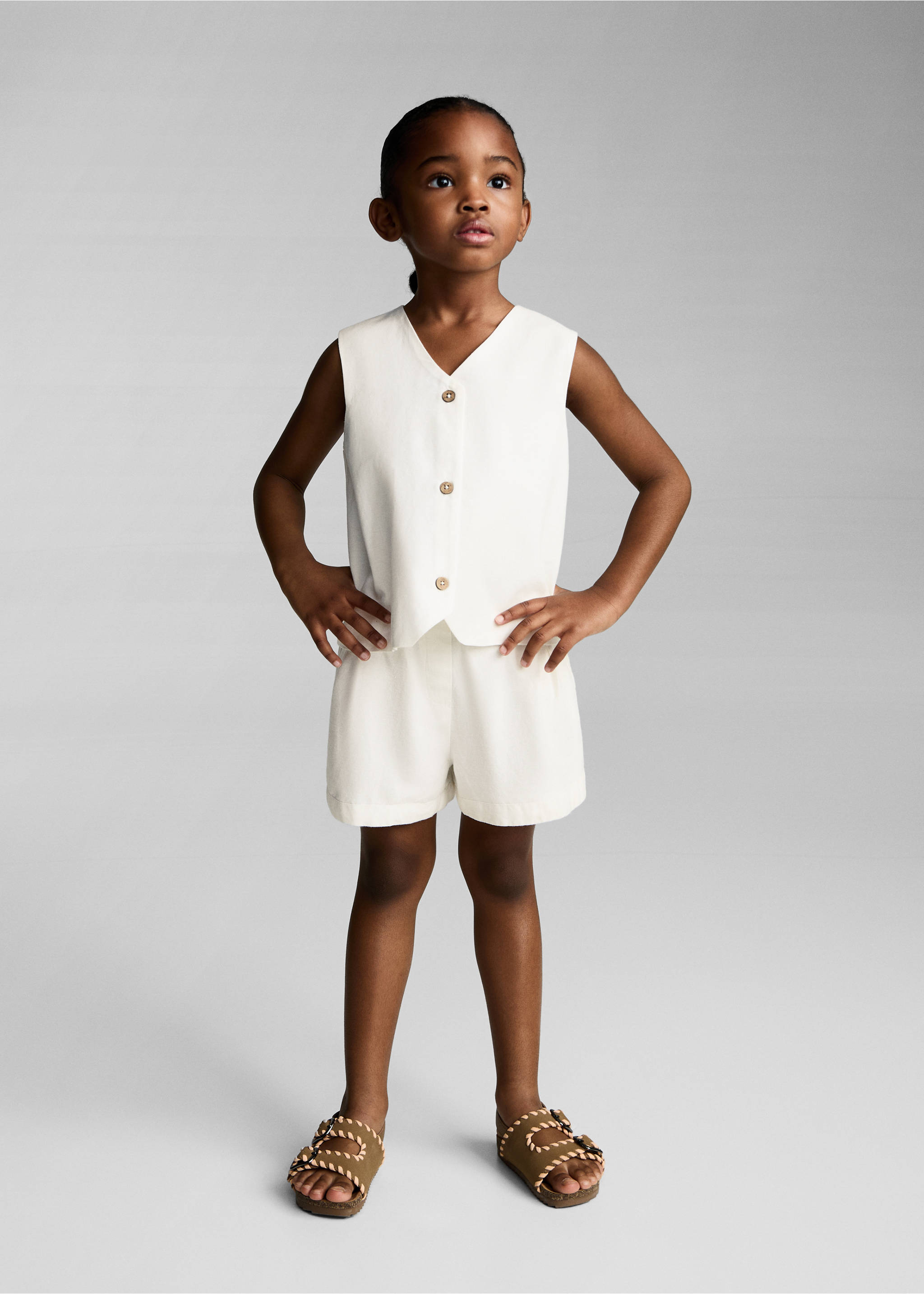 Geknöpfte Leinenweste - Allgemeine Ansicht, Weiß. Ref: 87095983-00.