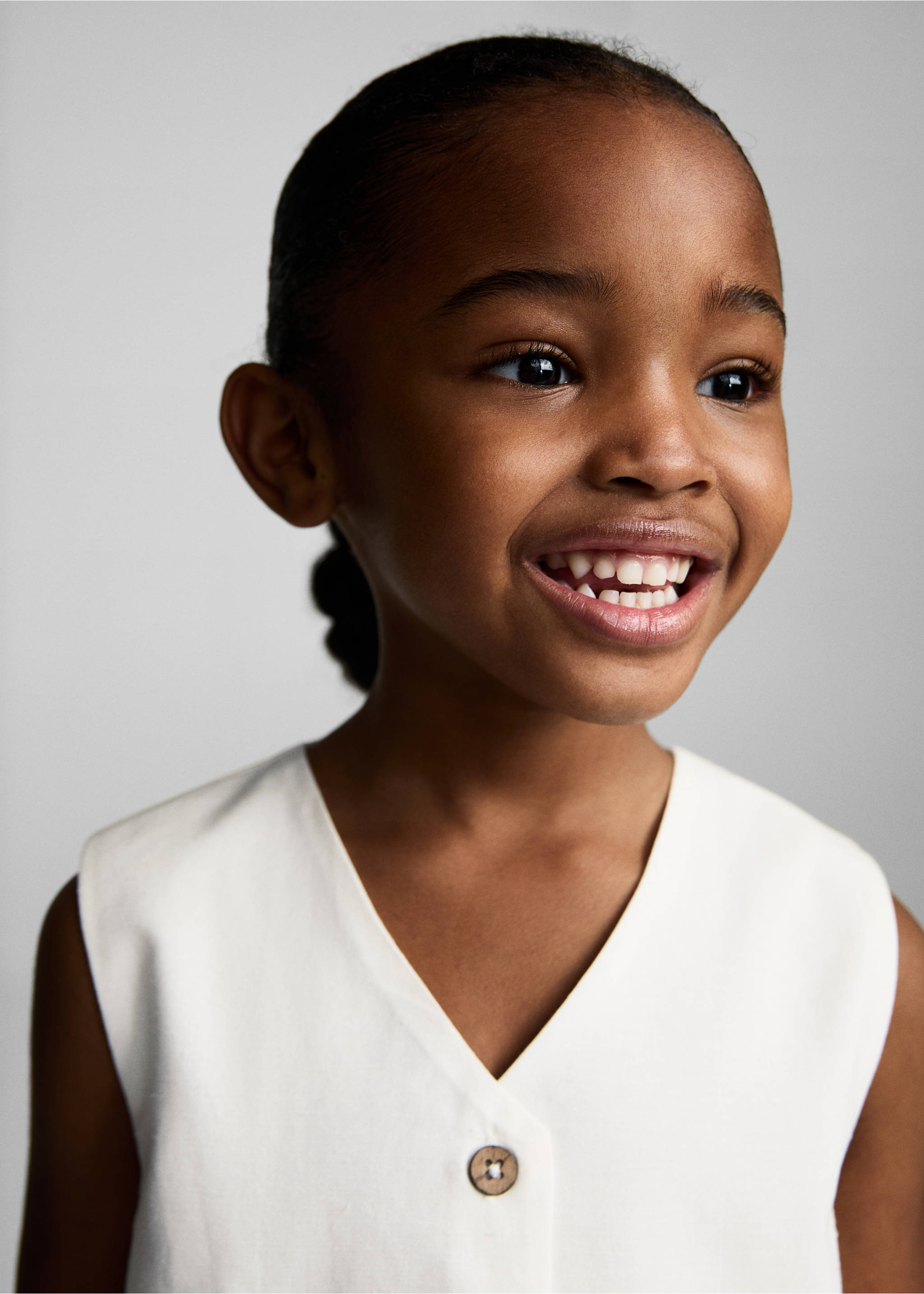 Geknöpfte Leinenweste - Detail des Artikels 1, Weiß. Ref: 87095983-00.