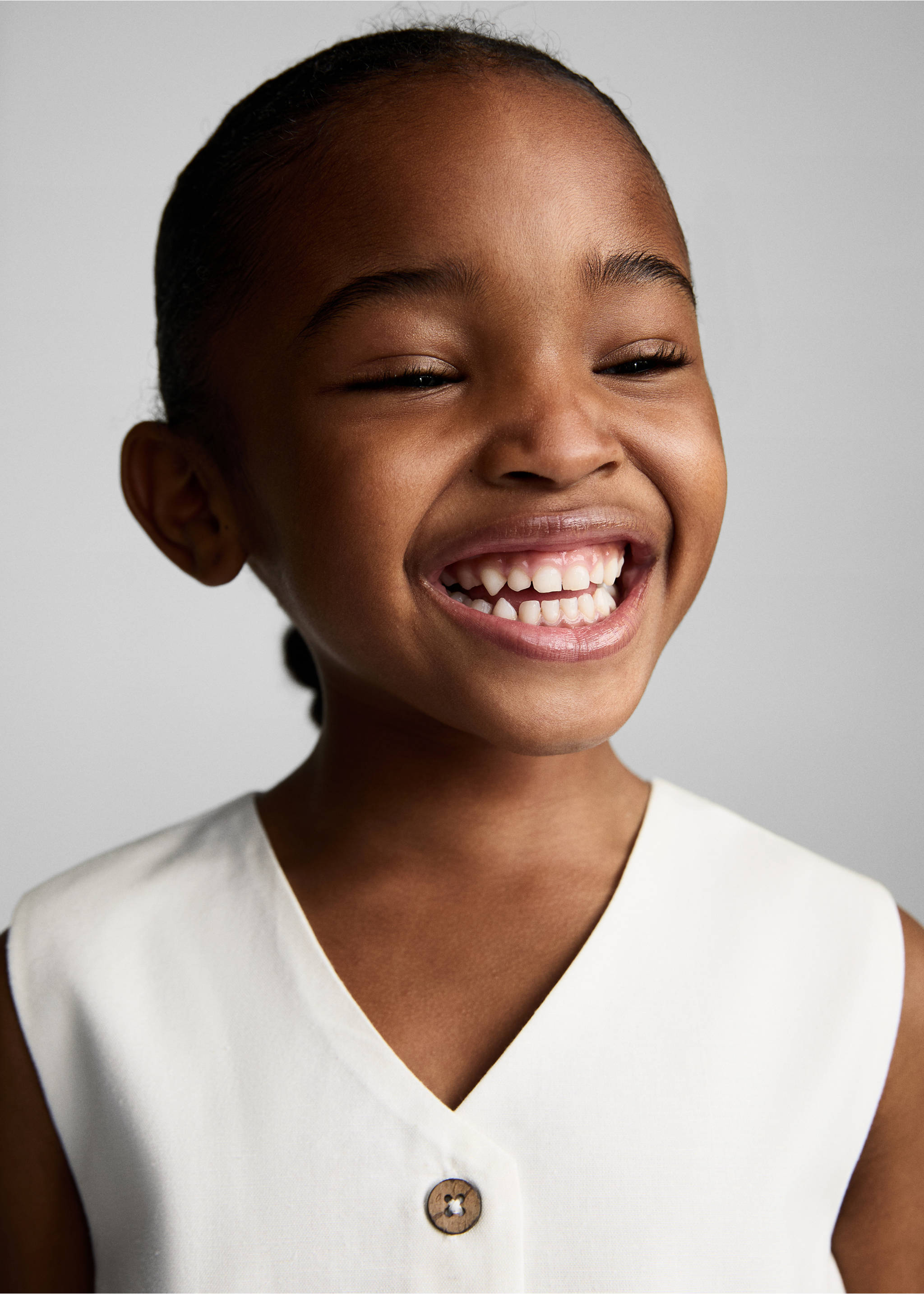 Geknöpfte Leinenweste - Detail des Artikels 4, Weiß. Ref: 87095983-00.