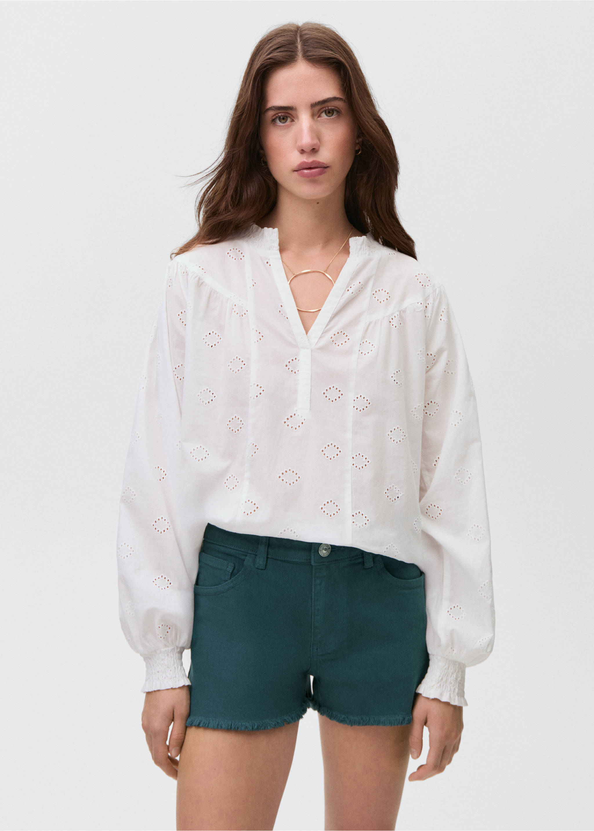 Jeansshorts mit ausgefranstem Saum - Mittlere Ansicht, Petrolblau. Ref: 87096335-00.
