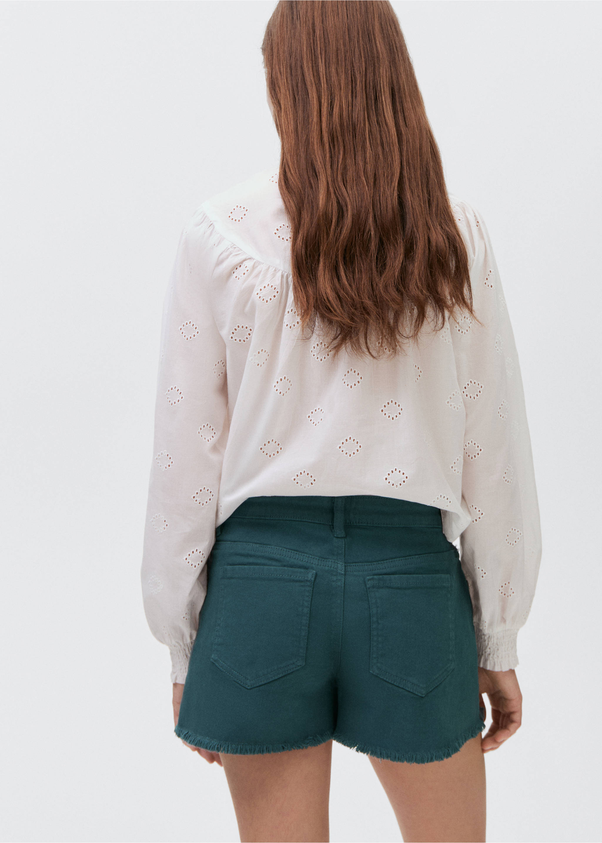 Jeansshorts mit ausgefranstem Saum - Rückseite des Artikels, Petrolblau. Ref: 87096335-00.