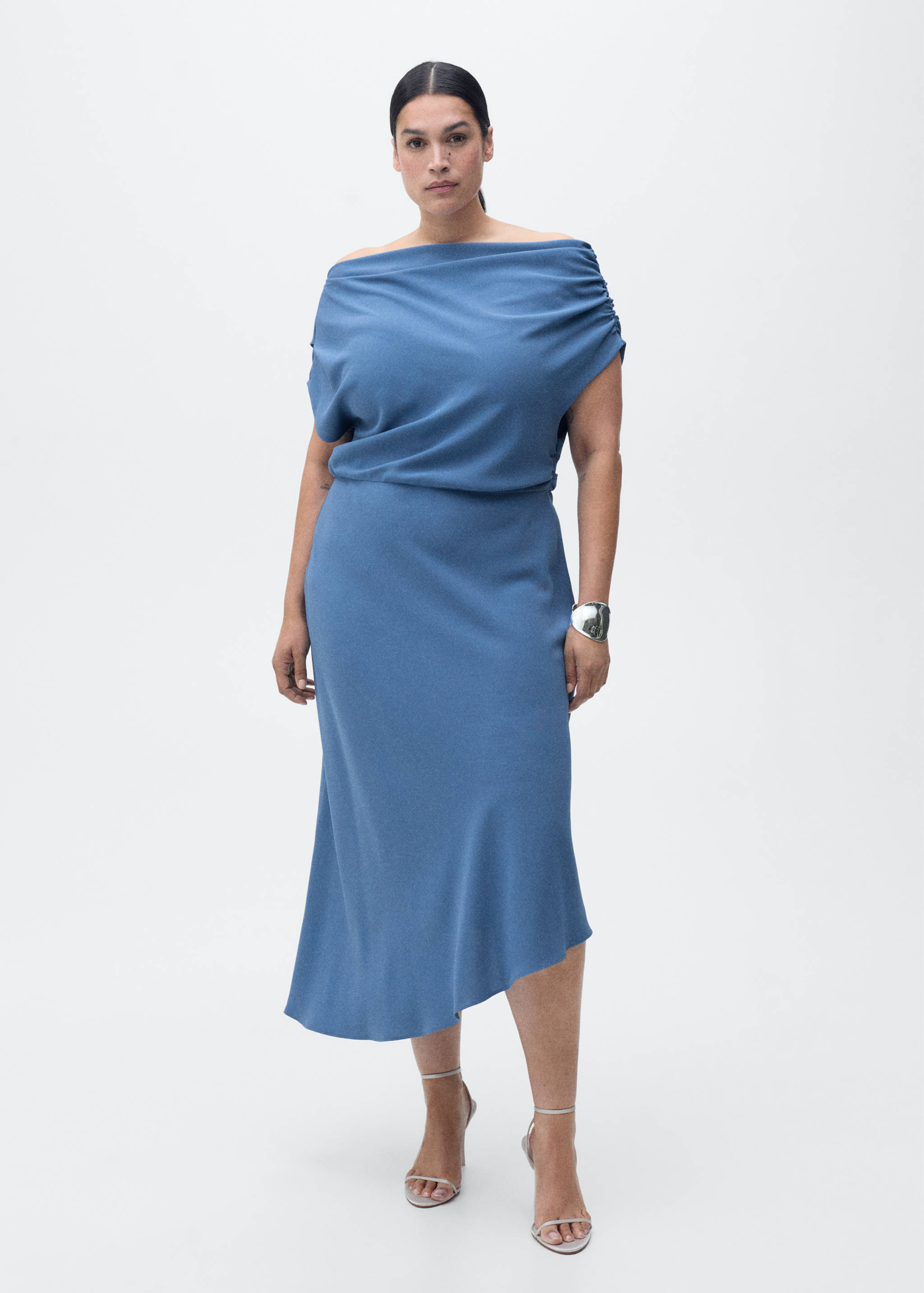 Asymmetrical-neck midi-dress - Details of the article 3