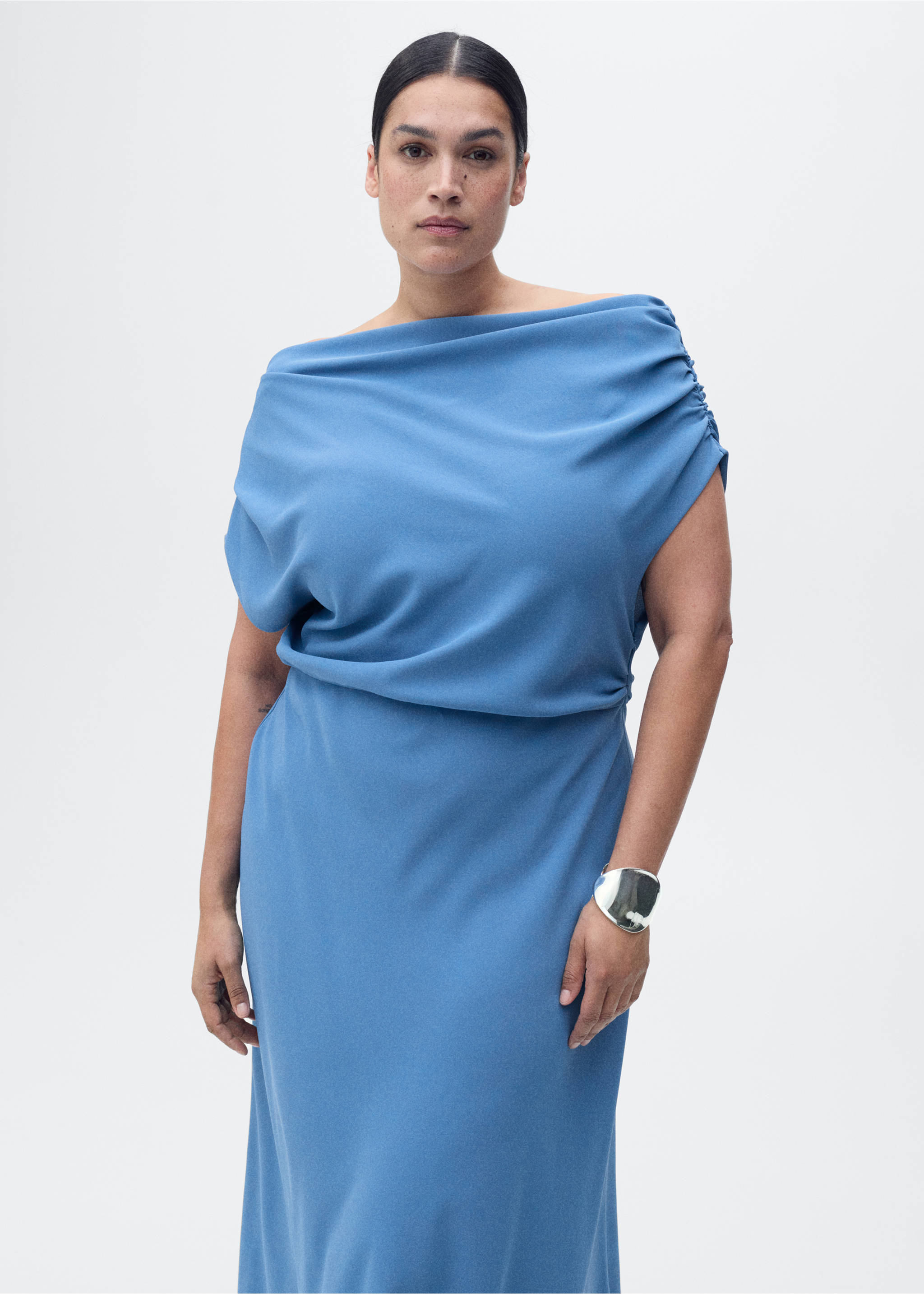 Asymmetrical-neck midi-dress - Details of the article 5, Blue. Ref: 87096352-00.