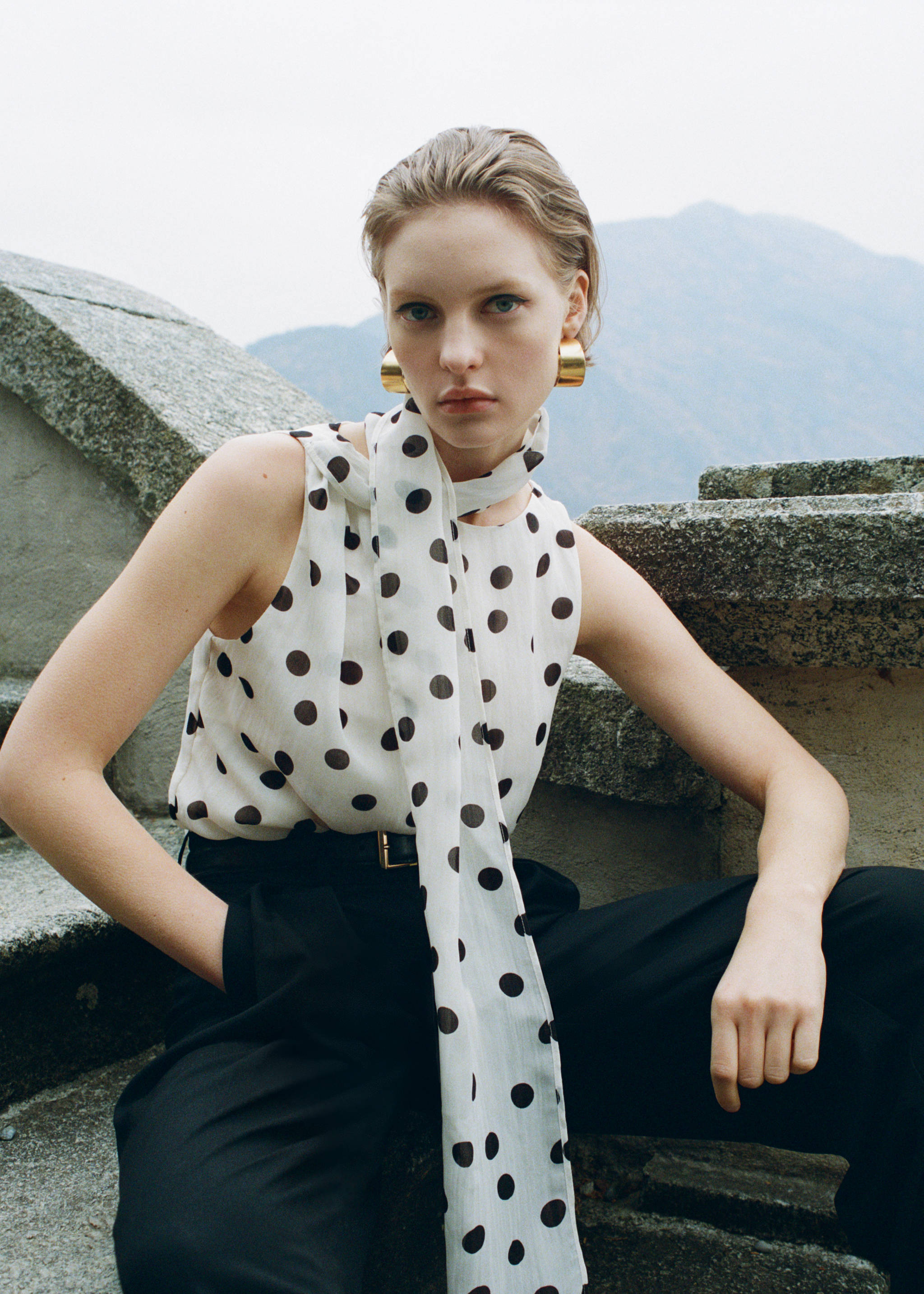 Polka-dot wrap-neck blouse - Details of the article 6, Off White. Ref: 87096354-00.